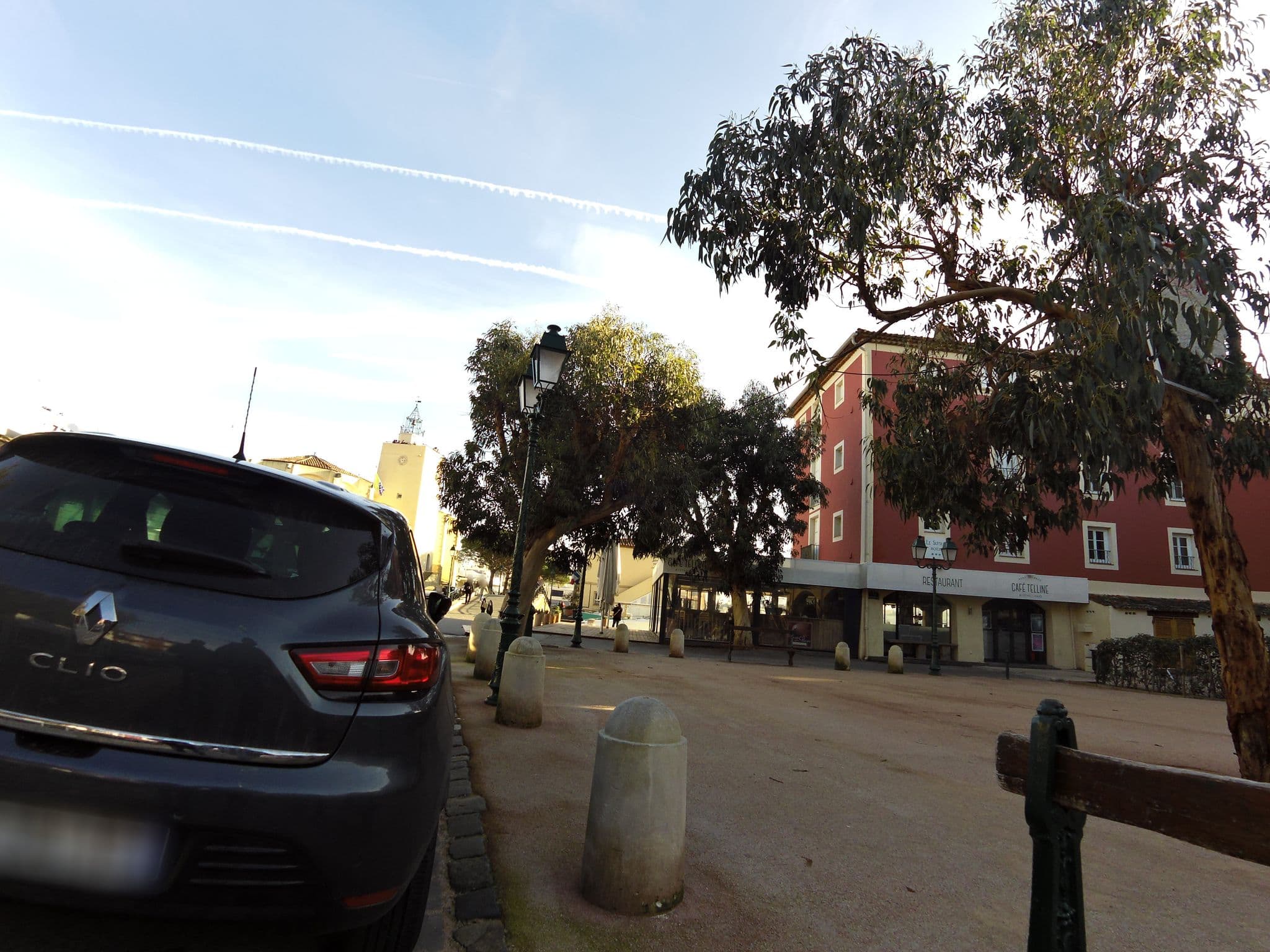 Street view near Hotel Soleil de Saint Tropez Grimaud, Cogolin — © marcuscalabresus (CC BY-SA · Mapillary)