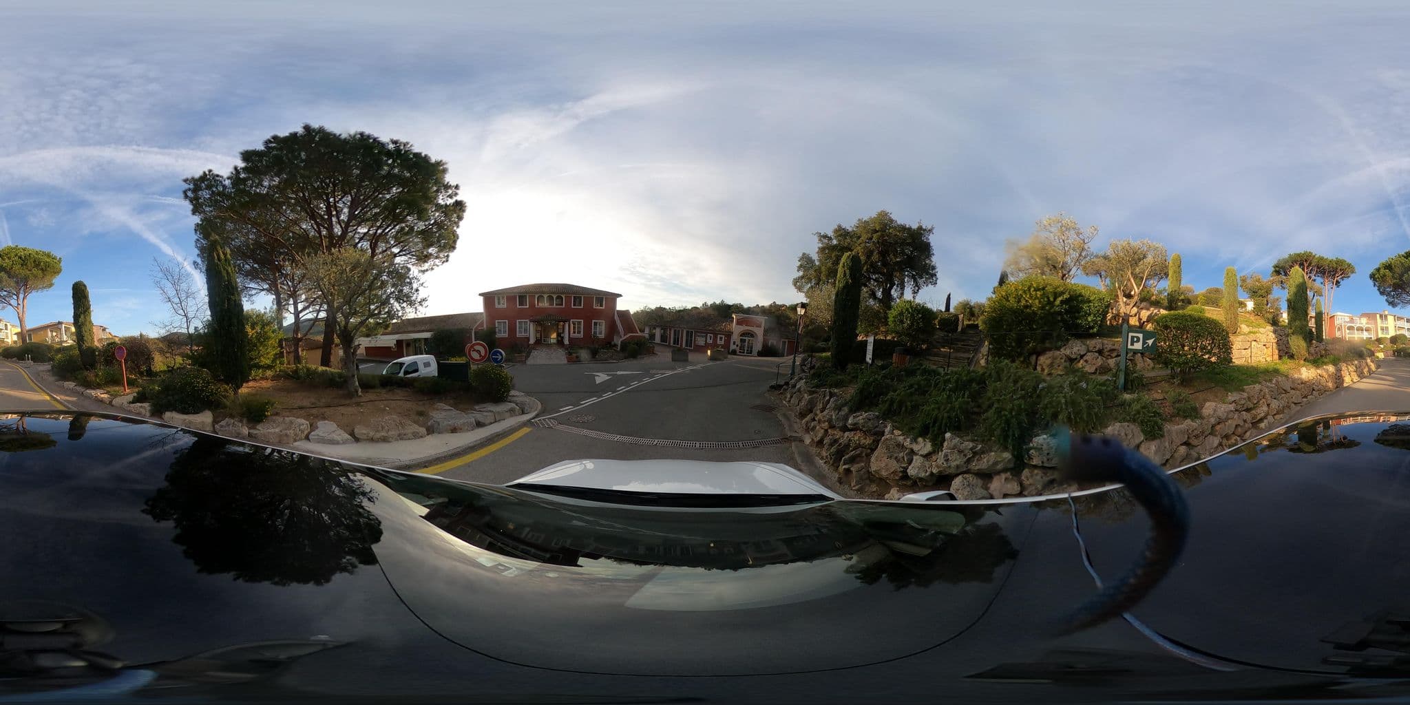 Street view near Les Restanques du Golfe de Saint Tropez, Grimaud — © sogefi (CC BY-SA · Mapillary)