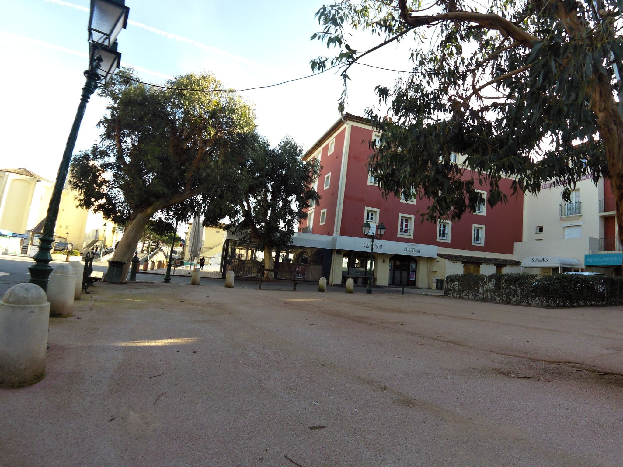 Street view near Hotellerie du Soleil, Cogolin — © marcuscalabresus (CC BY-SA · Mapillary)
