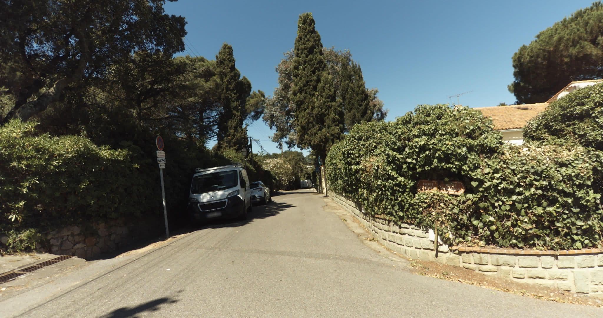 Street view near La Villa Maya, Saint-Tropez — © sogefi (CC BY-SA · Mapillary)