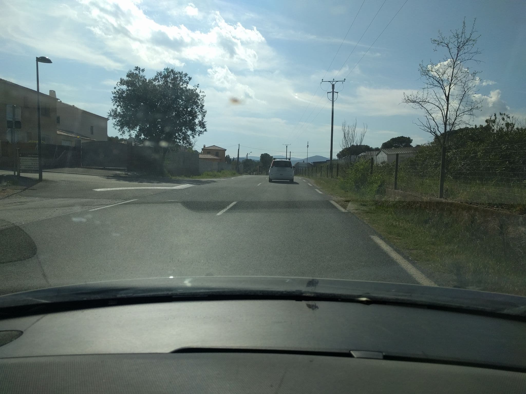 Street view near Domaine des Voiles de Pierrefeu, Pierrefeu-du-Var — © baptistemm (CC BY-SA · Mapillary)