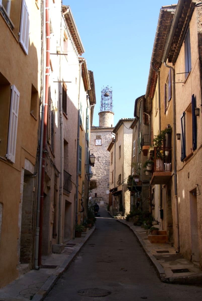 Street view near Chambre d'Hôte le Mas des Romarins, Les Arcs — © txllxt (CC BY-SA · Mapillary)