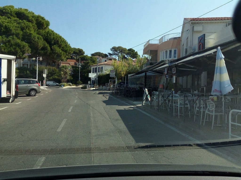 Street view near L'Escapade Hôtel Restaurant, Le Pradet — © selfishseahorse (CC BY-SA · Mapillary)