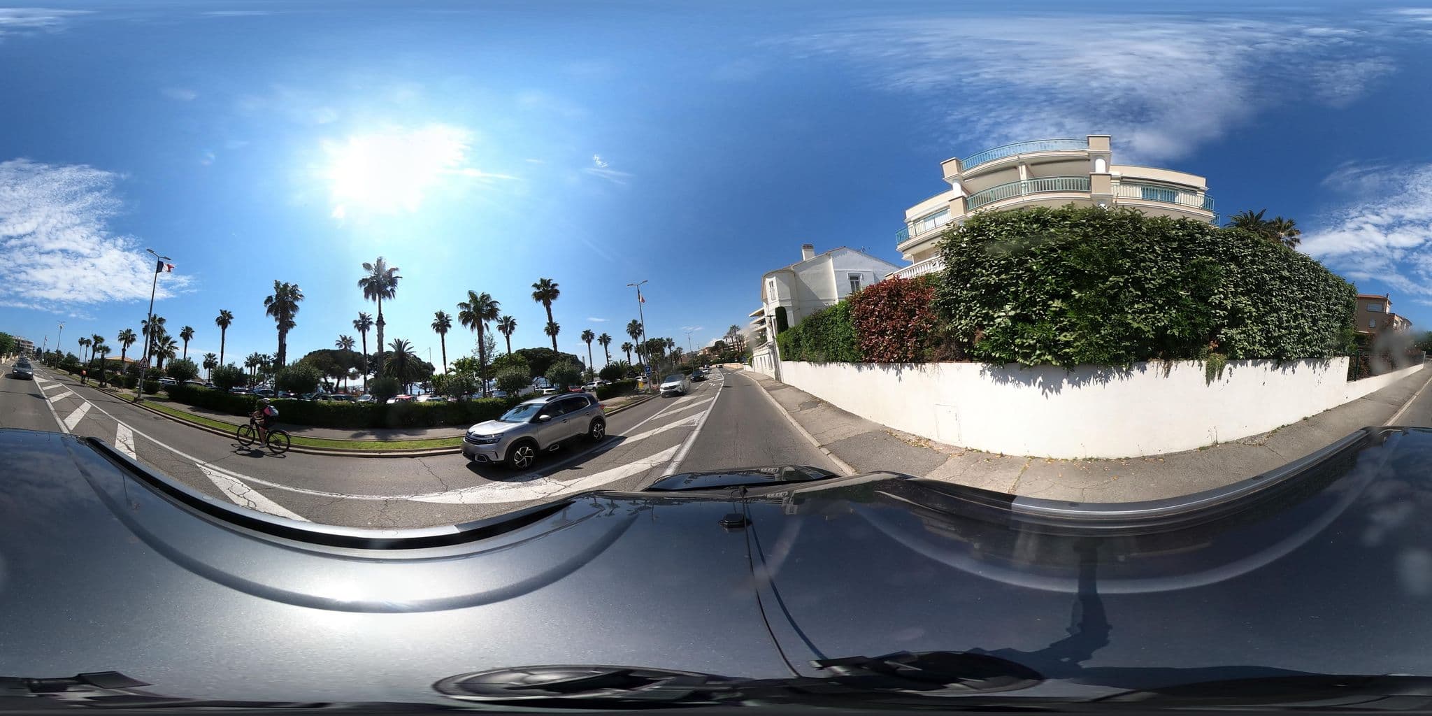 Street view near L'Hirondelle Blanche, Saint-Raphaël — © eric_s (CC BY-SA · Mapillary)