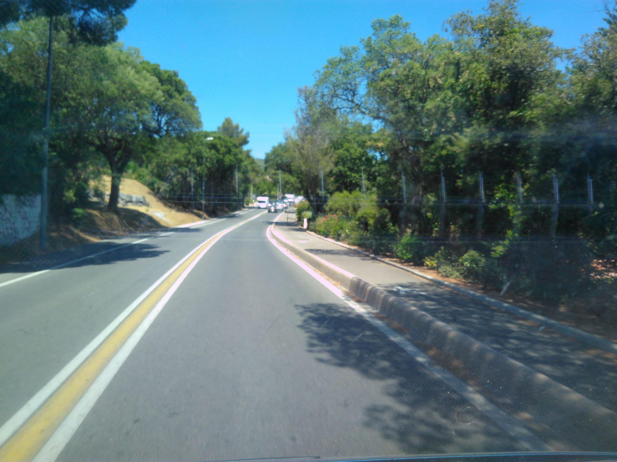 Street view near Maury Location, La Croix-Valmer — © mknight (CC BY-SA · Mapillary)