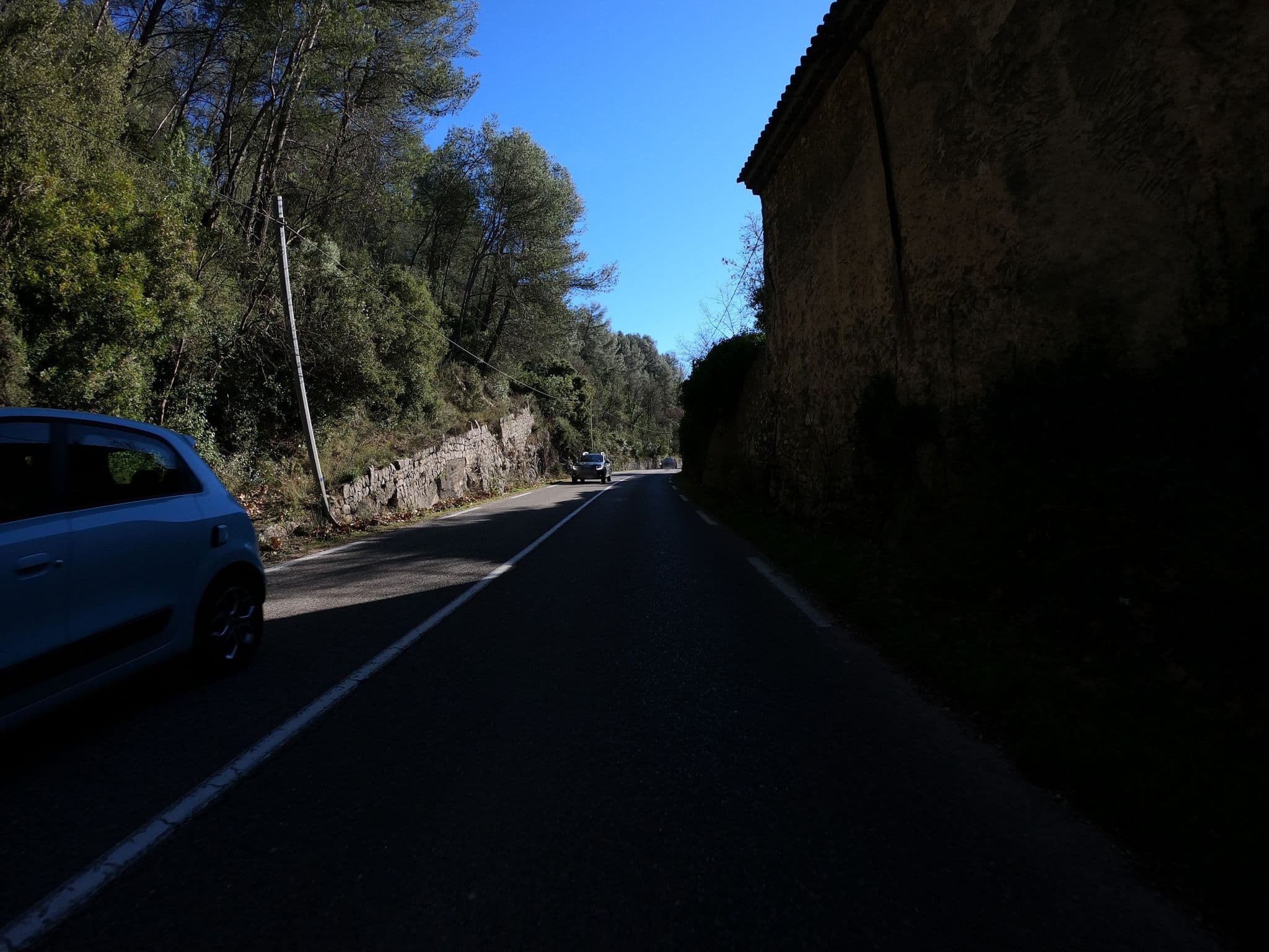 Street view near La ferme de Beaugensiers, Belgentier — © joostjakob (CC BY-SA · Mapillary)