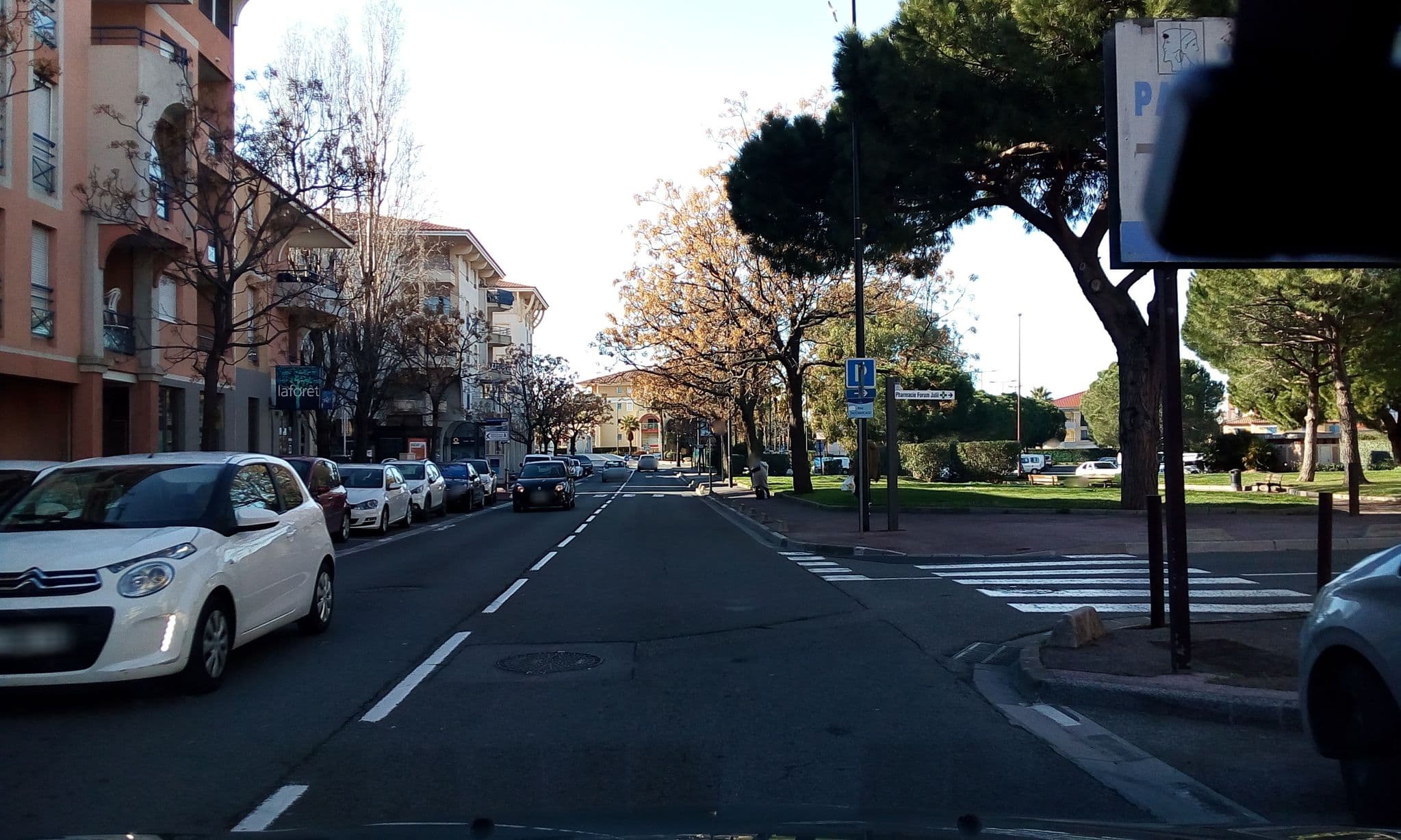 Street view near Apartment Bleu Marine, Fréjus — © eric_s (CC BY-SA · Mapillary)