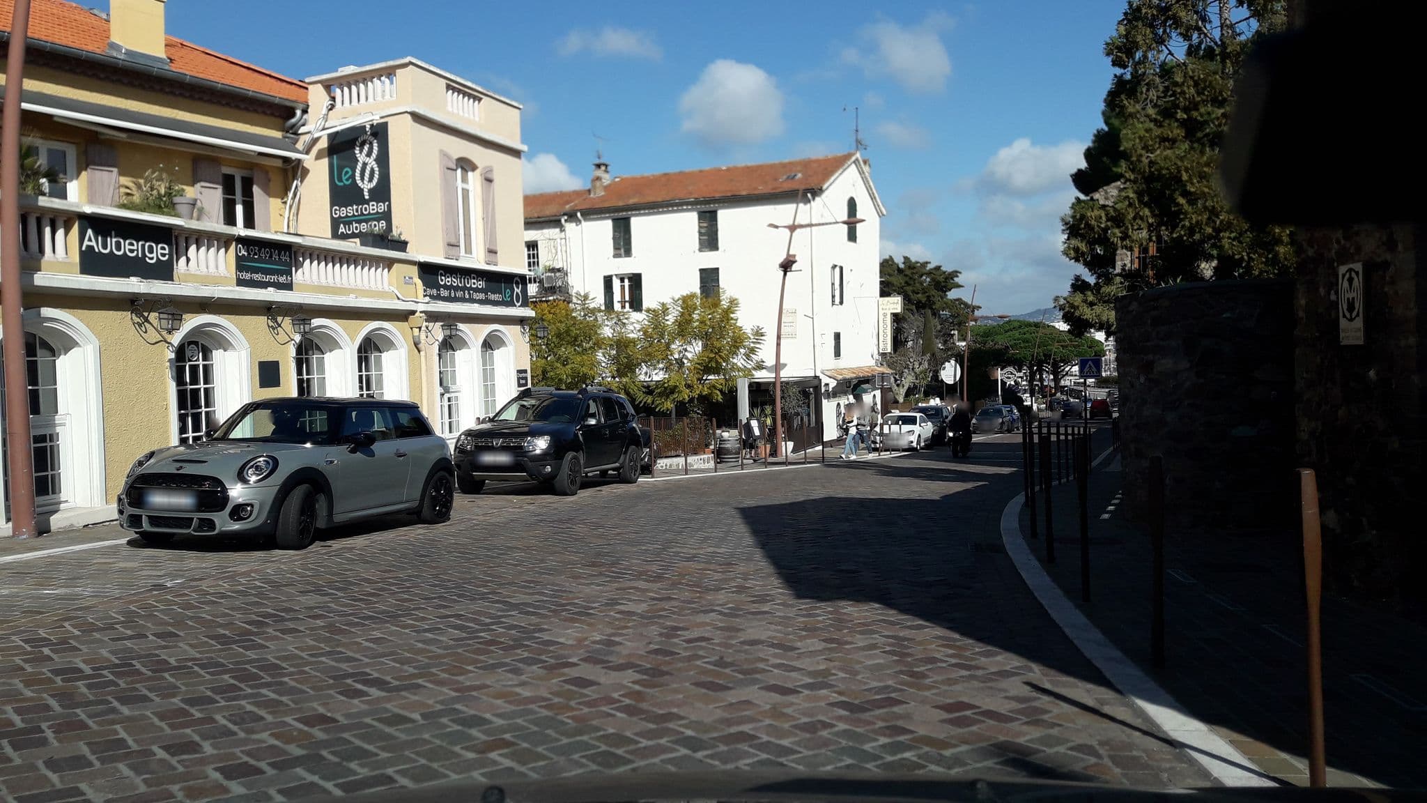 Street view near L'O Restaurant, Théoule-sur-Mer — © eric_s (CC BY-SA · Mapillary)