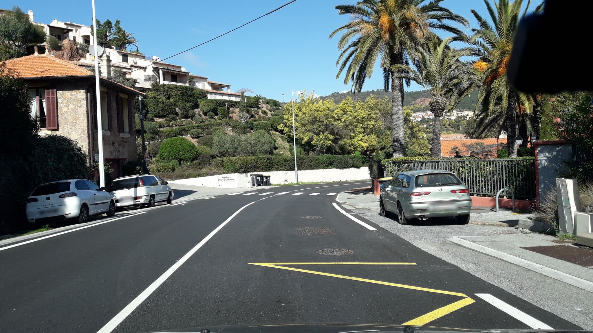 Street view near Le Patio, Théoule-sur-Mer — © eric_s (CC BY-SA · Mapillary)