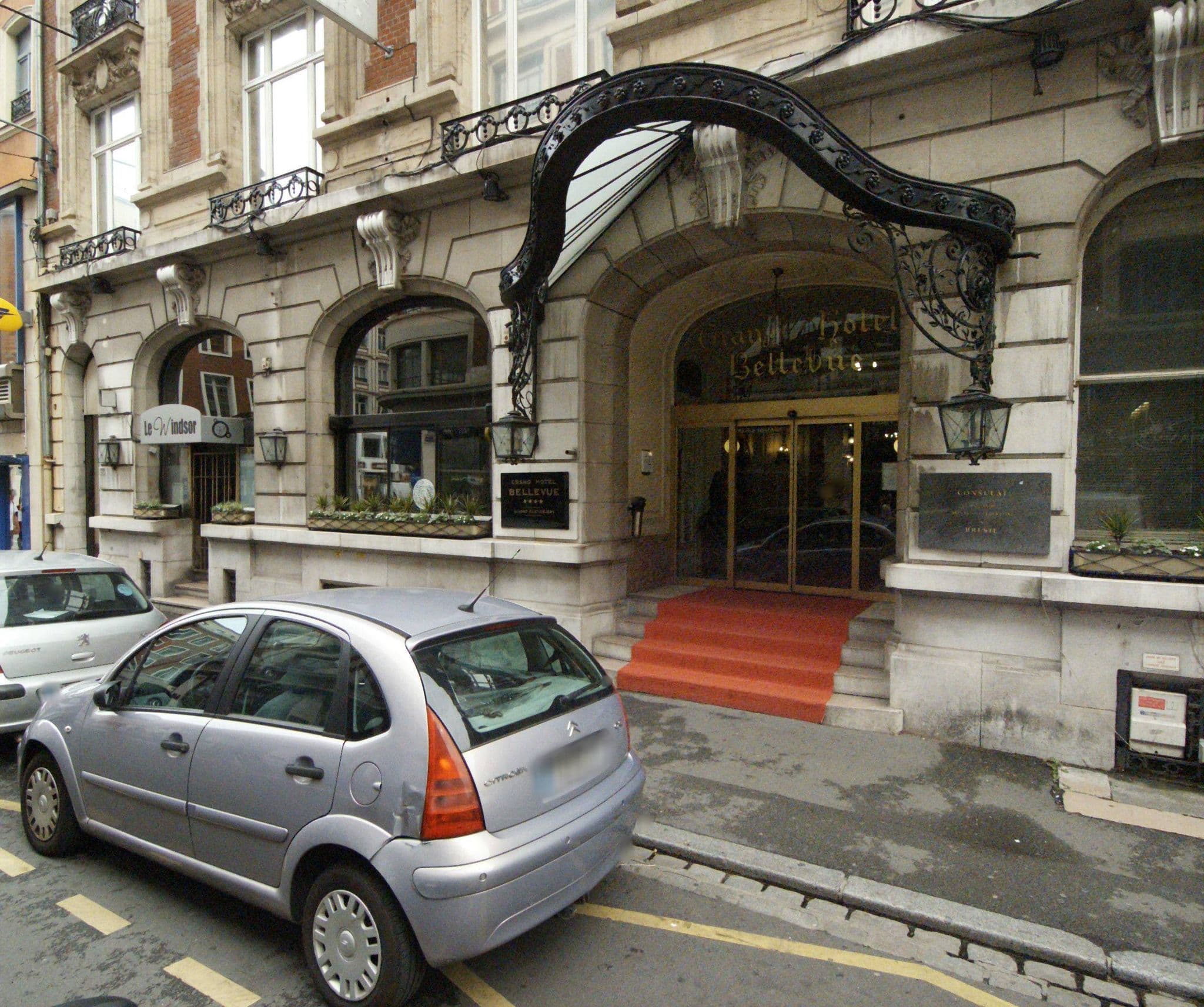 Street view near Grand Hotel Bellevue, Lille — © melimmergis (CC BY-SA · Mapillary)