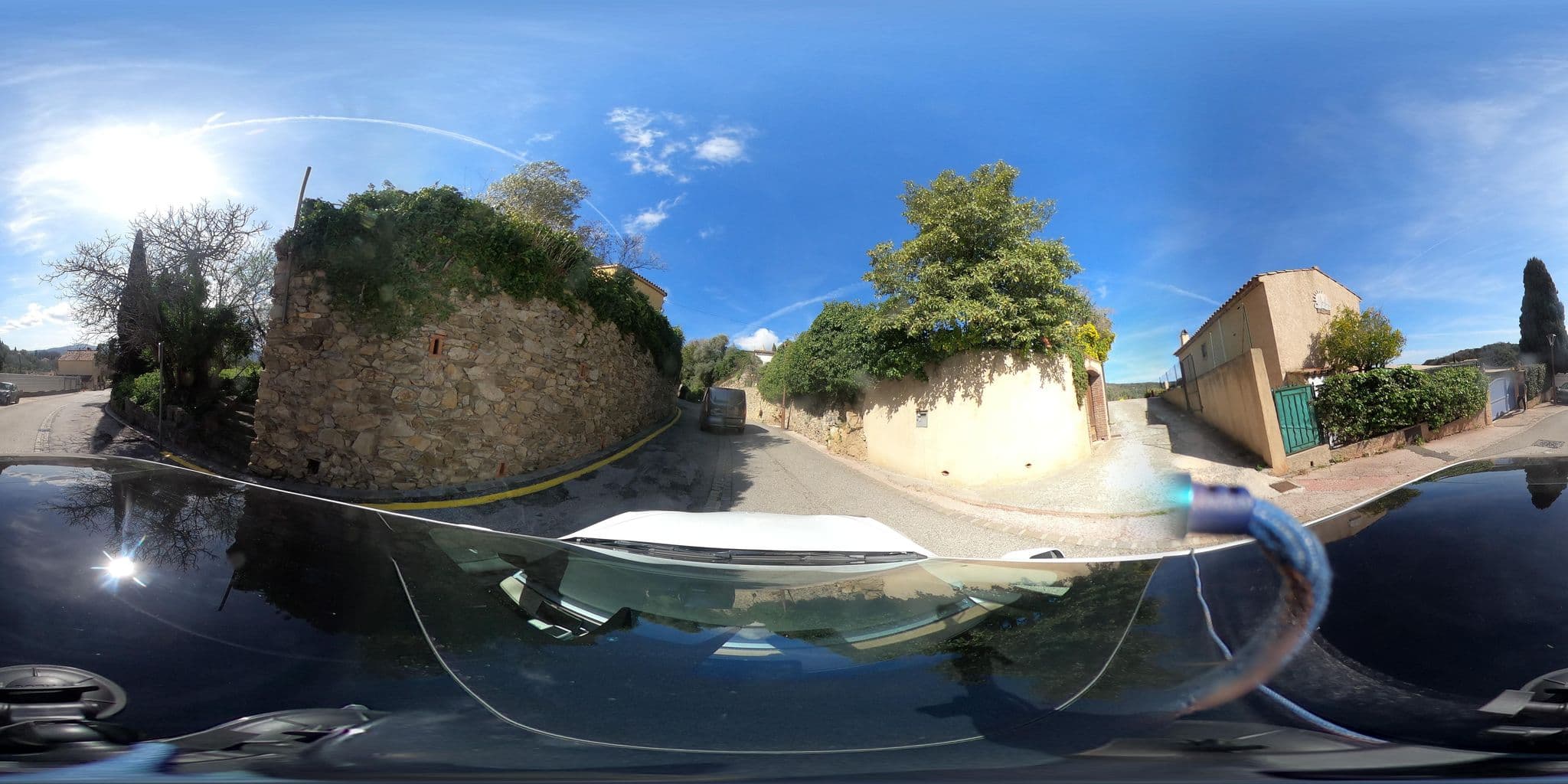 Street view near Hôtel Soleil de Saint Tropez, Grimaud — © sogefi (CC BY-SA · Mapillary)