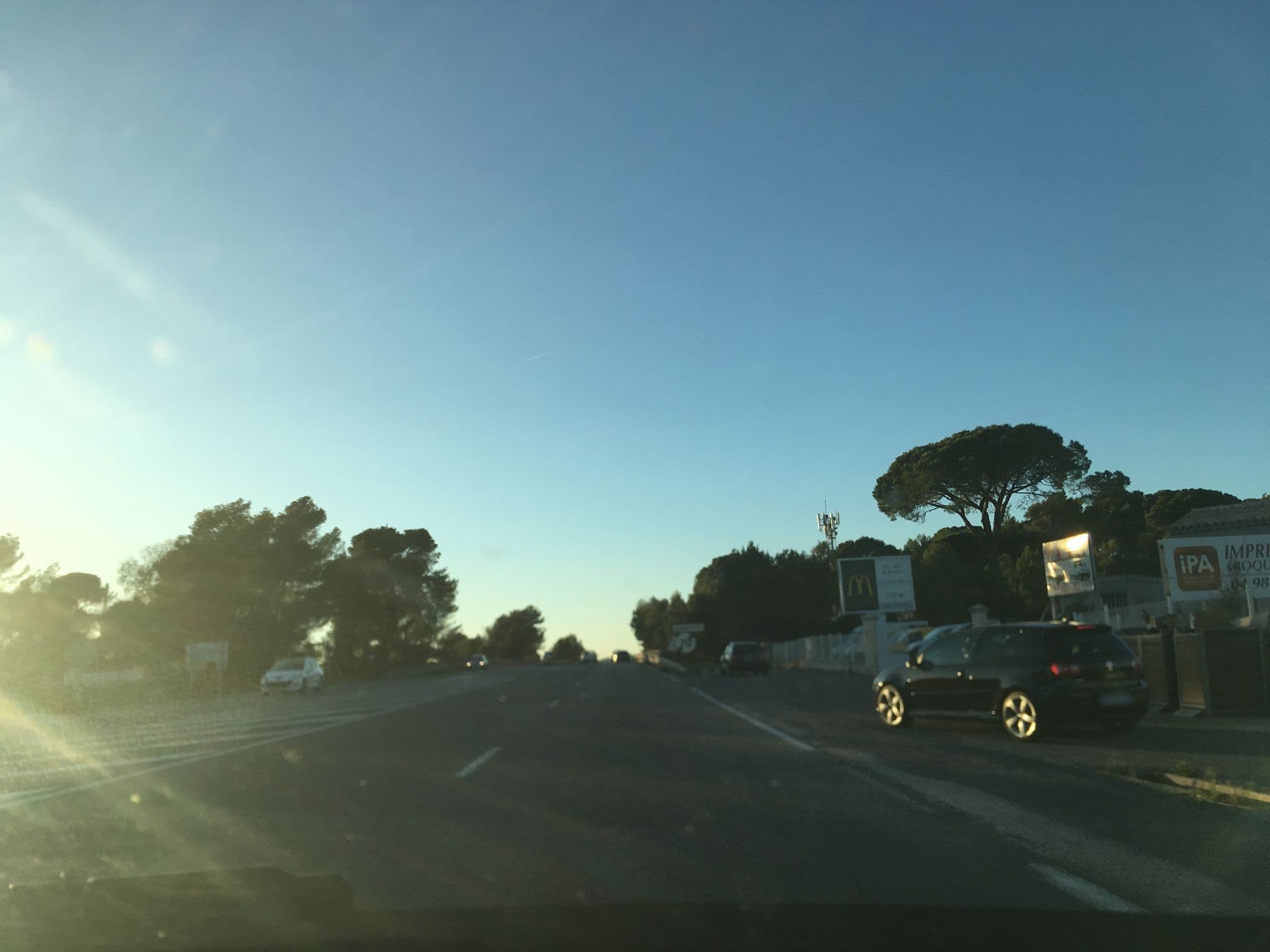 Street view near B&B HOTEL, Roquebrune-sur-Argens — © phjarry (CC BY-SA · Mapillary)
