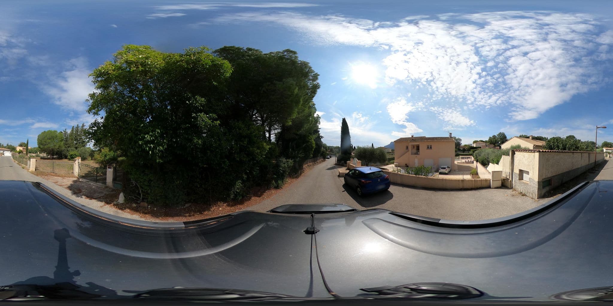 Street view near Villa Bagatelle, Le Muy — © eric_s (CC BY-SA · Mapillary)