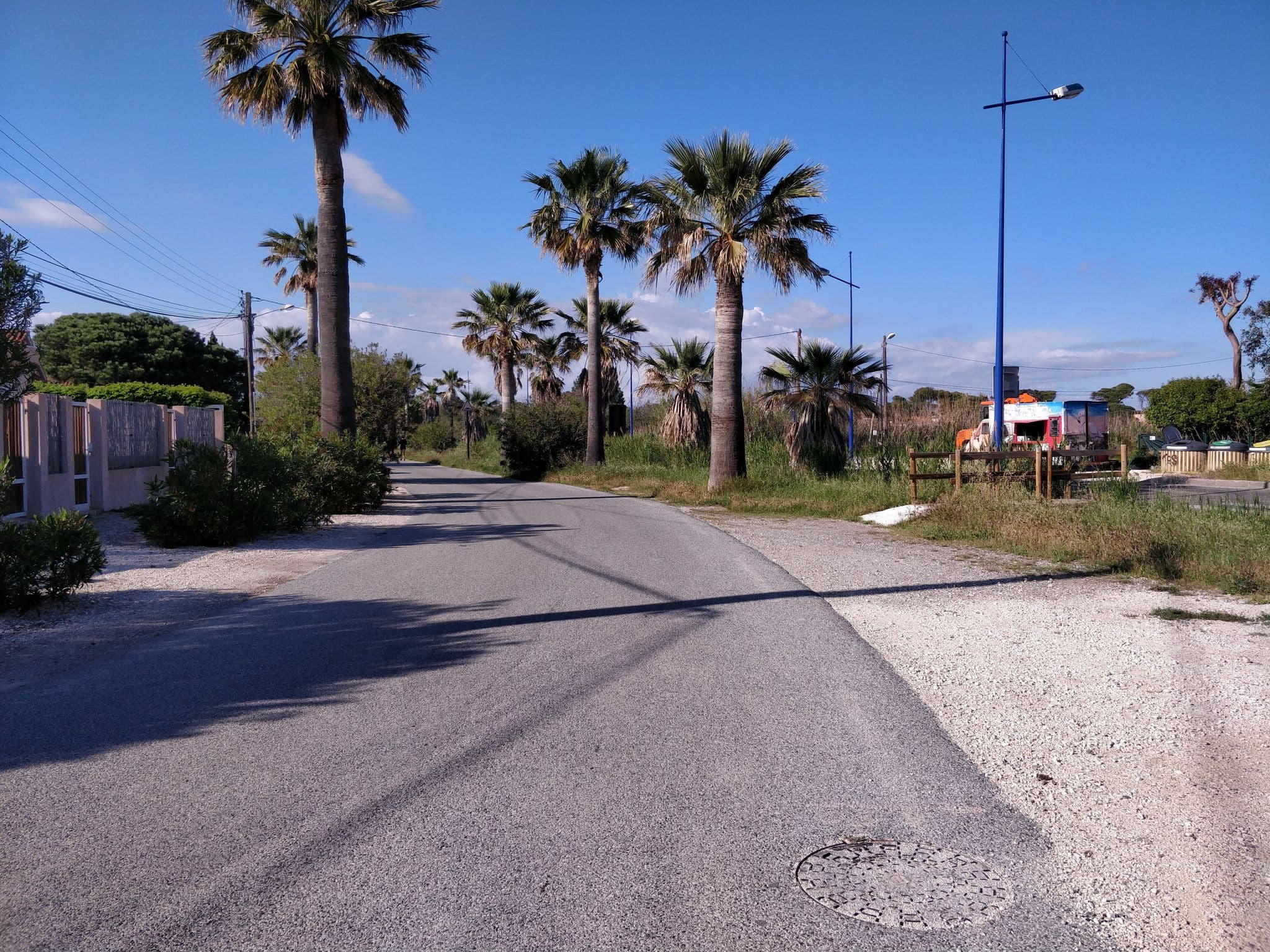 Street view near Residence de vacances le POUSSET, Carqueiranne — © yostral (CC BY-SA · Mapillary)