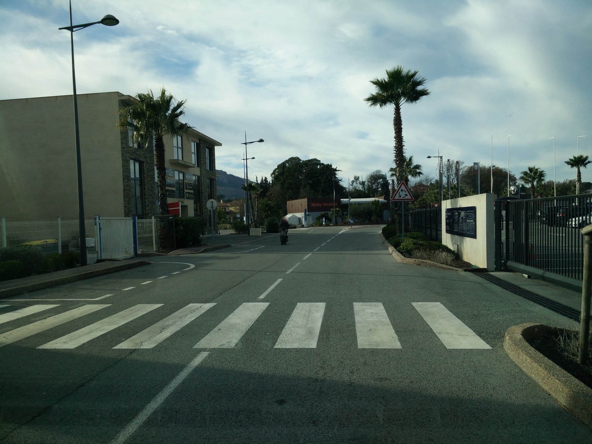 Street view near B&B, Roquebrune-sur-Argens — © joostjakob (CC BY-SA · Mapillary)