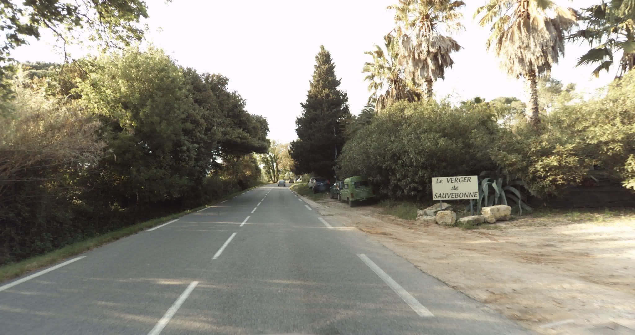 Street view near Le Verger de Sauvebonne, La Crau — © sogefi (CC BY-SA · Mapillary)