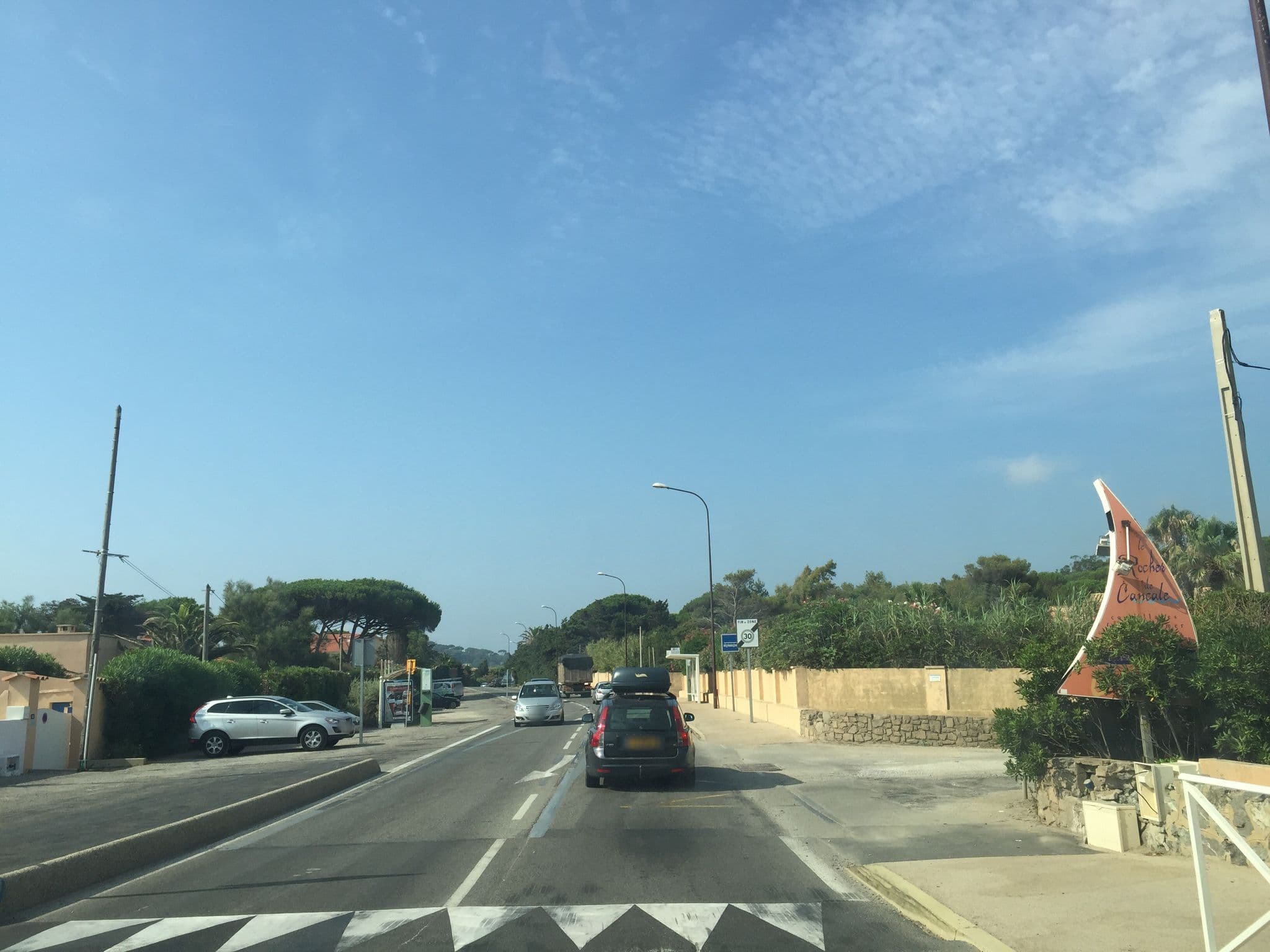 Street view near Eden Hôtel, Sainte-Maxime — © jesolem (CC BY-SA · Mapillary)