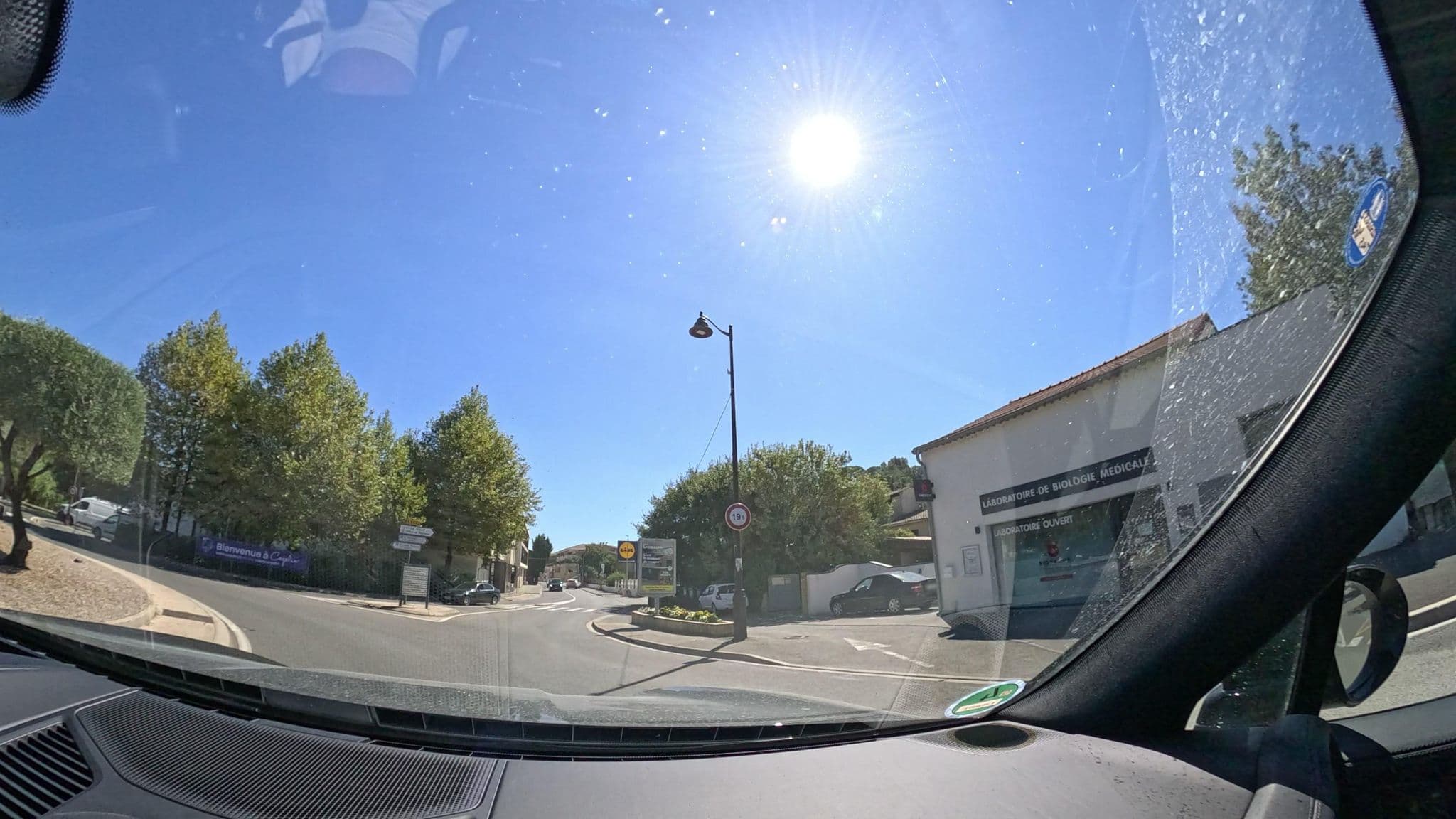 Street view near Hôtel Villa des Anges, Cogolin — © pharris0n (CC BY-SA · Mapillary)