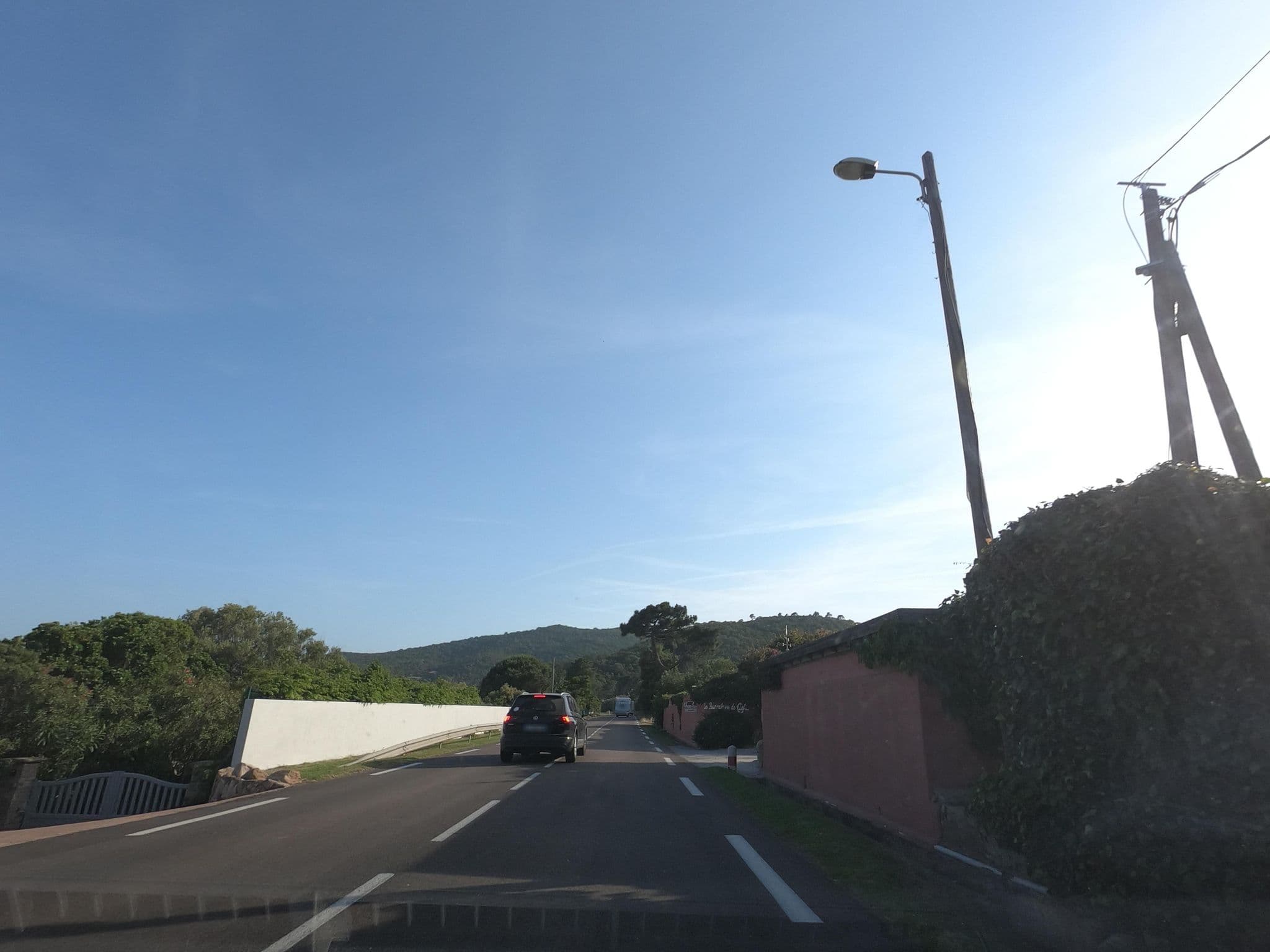 Street view near Les Bungalovs de figha, Sari-Solenzara — © momix (CC BY-SA · Mapillary)