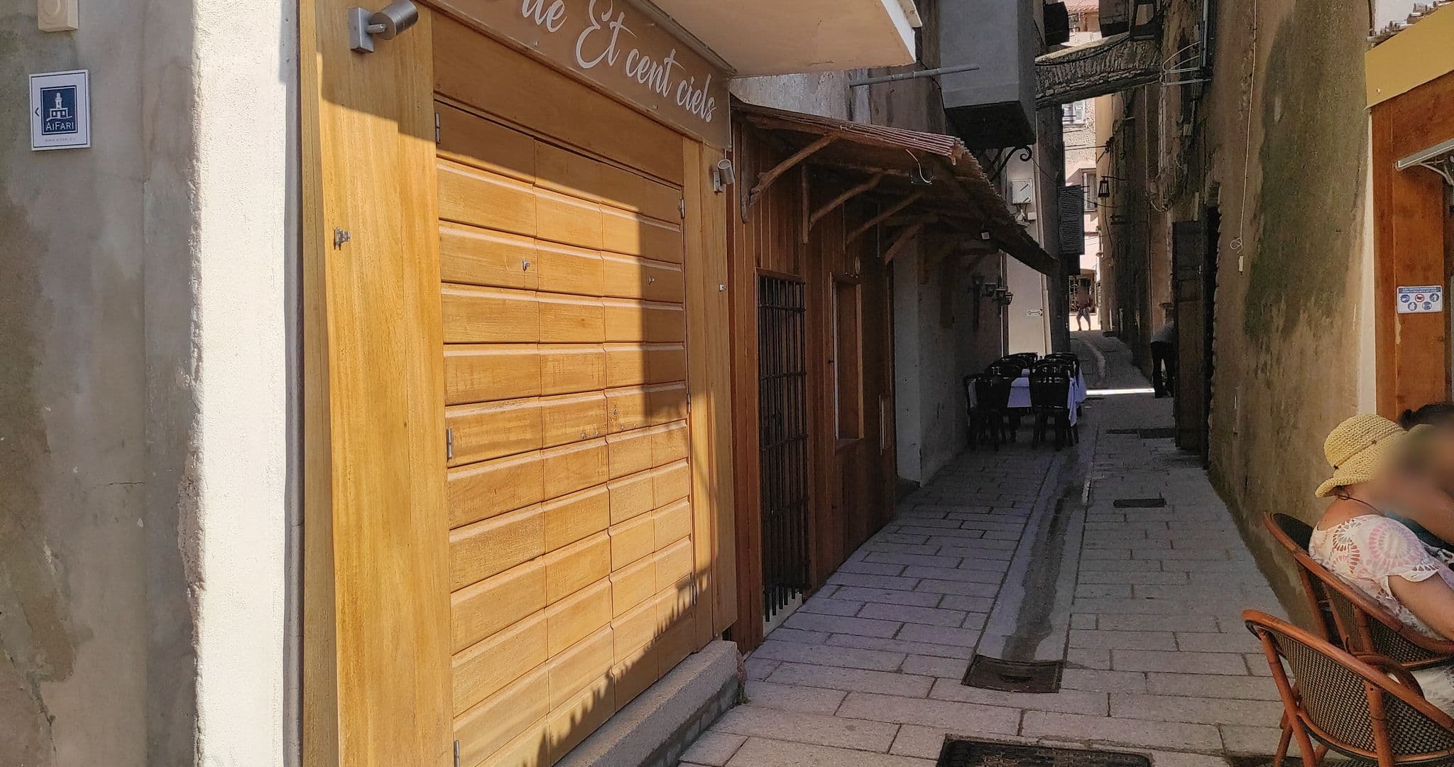Street view near La Baie des Voiles, Bonifacio — © yod4z (CC BY-SA · Mapillary)