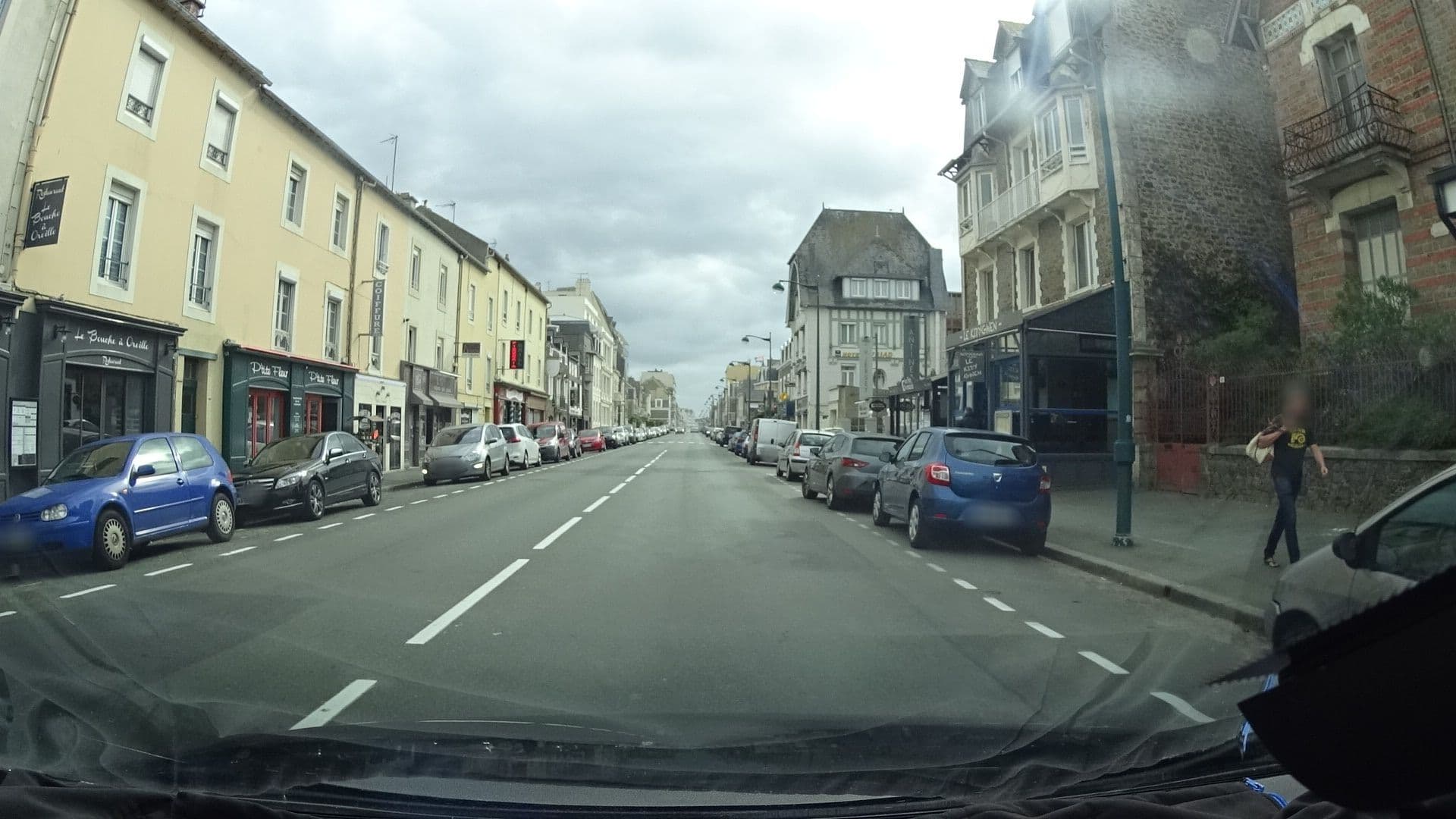 Street view near Hôtel Artimon, Saint-Malo — © ljbouere (CC BY-SA · Mapillary)