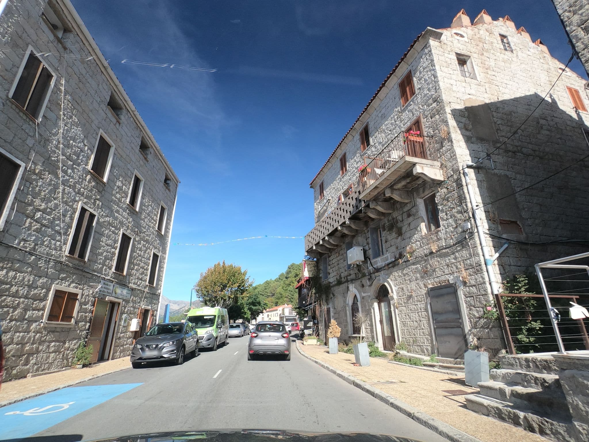 Street view near L'Auberge du Sanglier, Zonza — © canadarunner (CC BY-SA · Mapillary)
