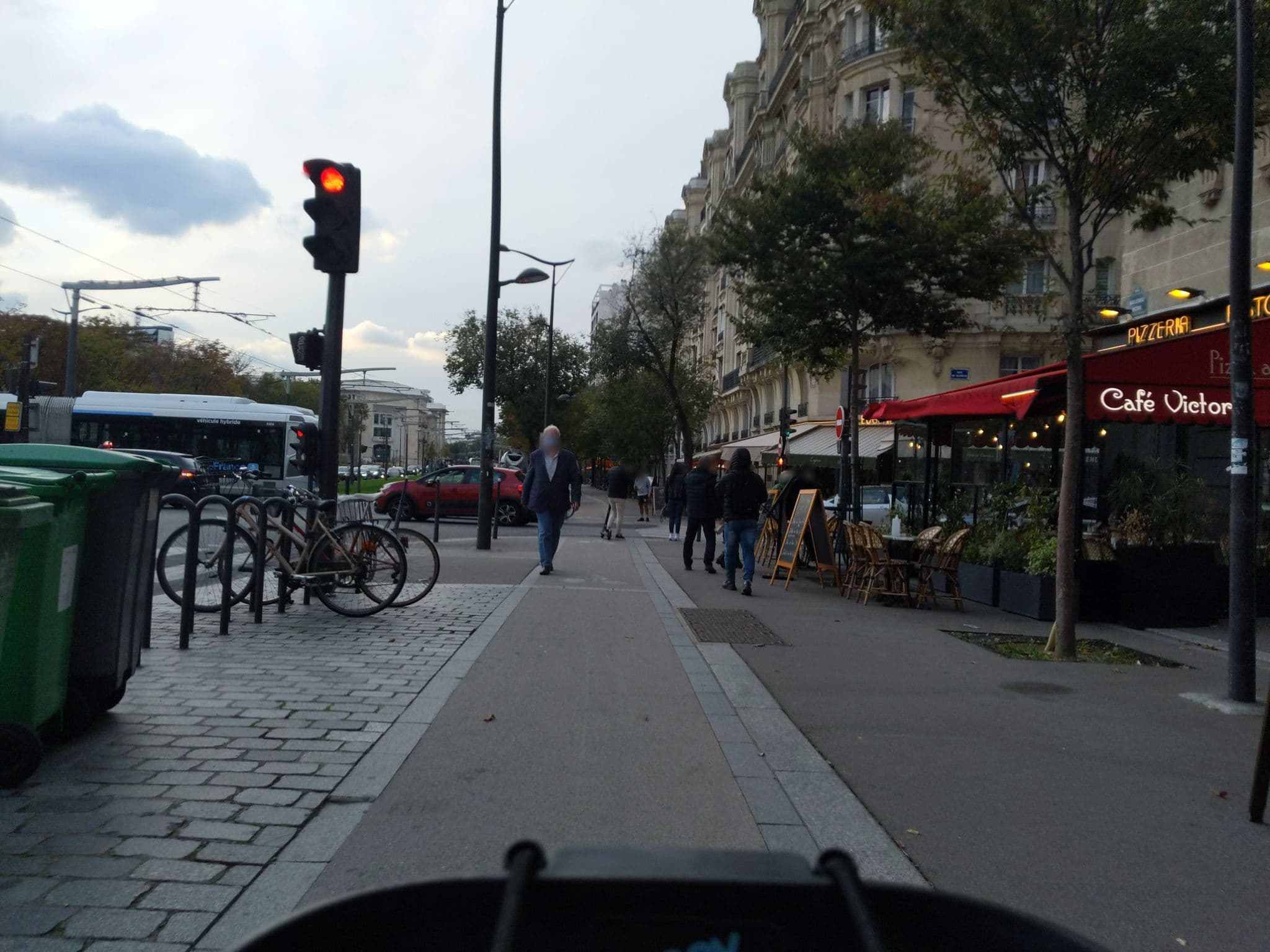 Street view near Pavillon Porte de Versailles, Vanves — © pvarry (CC BY-SA · Mapillary)