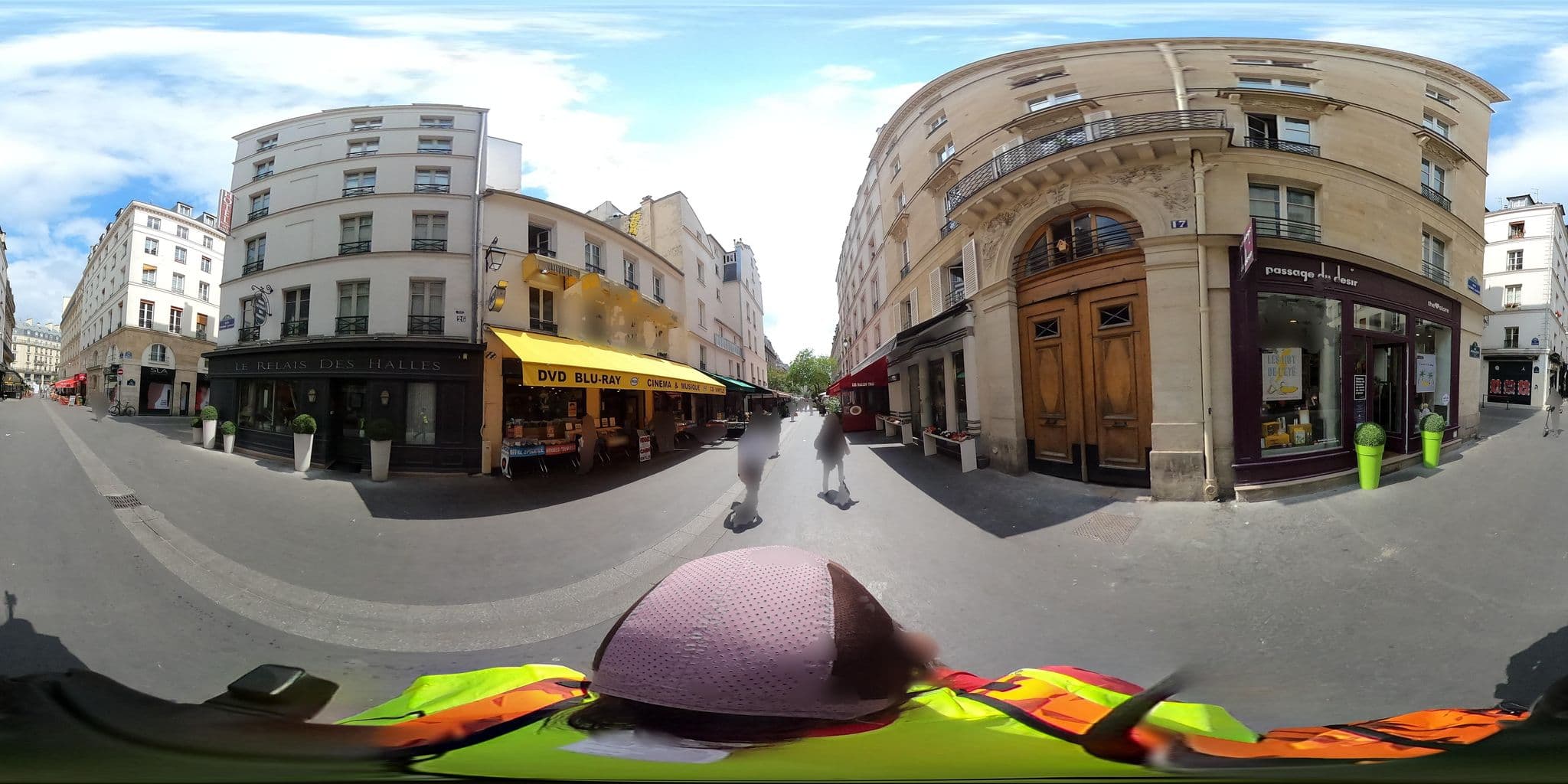 Street view near Le Relais des Halles, Paris 04 Hôtel-de-Ville — © cartocite (CC BY-SA · Mapillary)
