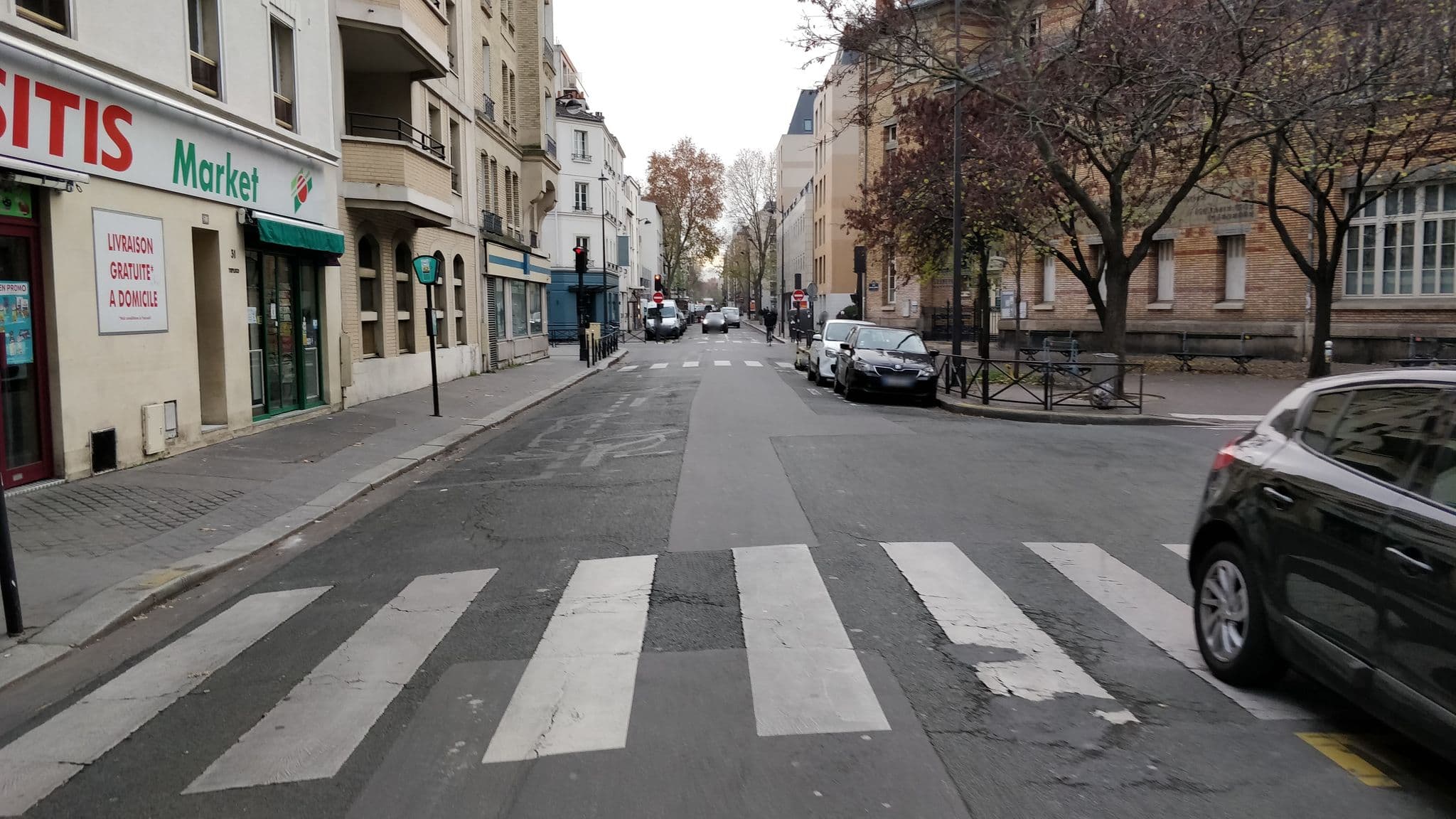 Street view near Campanile Paris XV - Tour Eiffel, Paris 15 Vaugirard — © overflorian (CC BY-SA · Mapillary)