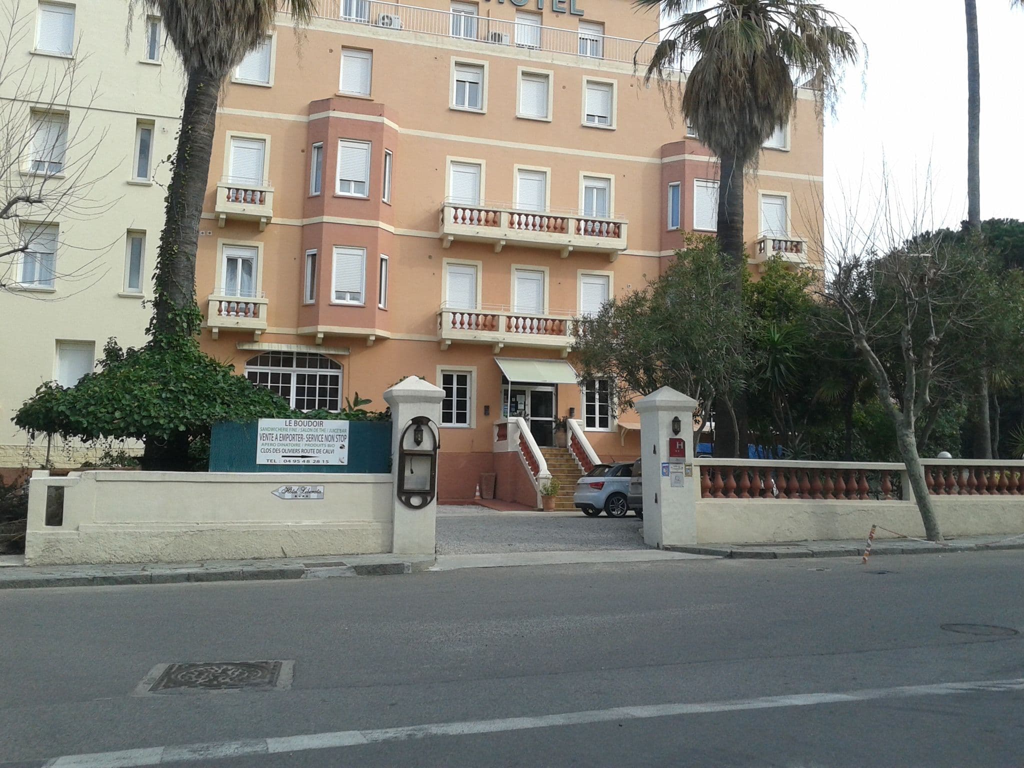 Street view near Résidence le Cosimo, L'Île-Rousse — © momix (CC BY-SA · Mapillary)