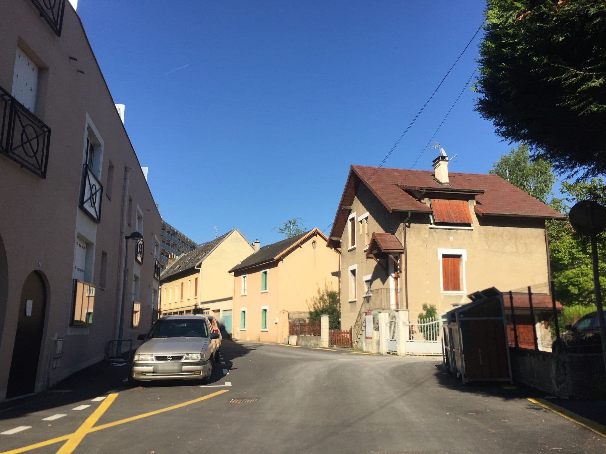 Street view near Résidence Villa Sully, Chambéry — © pgiraud (CC BY-SA · Mapillary)