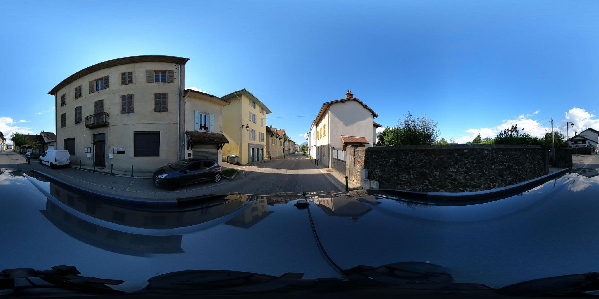 Street view near Hôtel du Grésivaudan, Chapareillan — © eric_s (CC BY-SA · Mapillary)