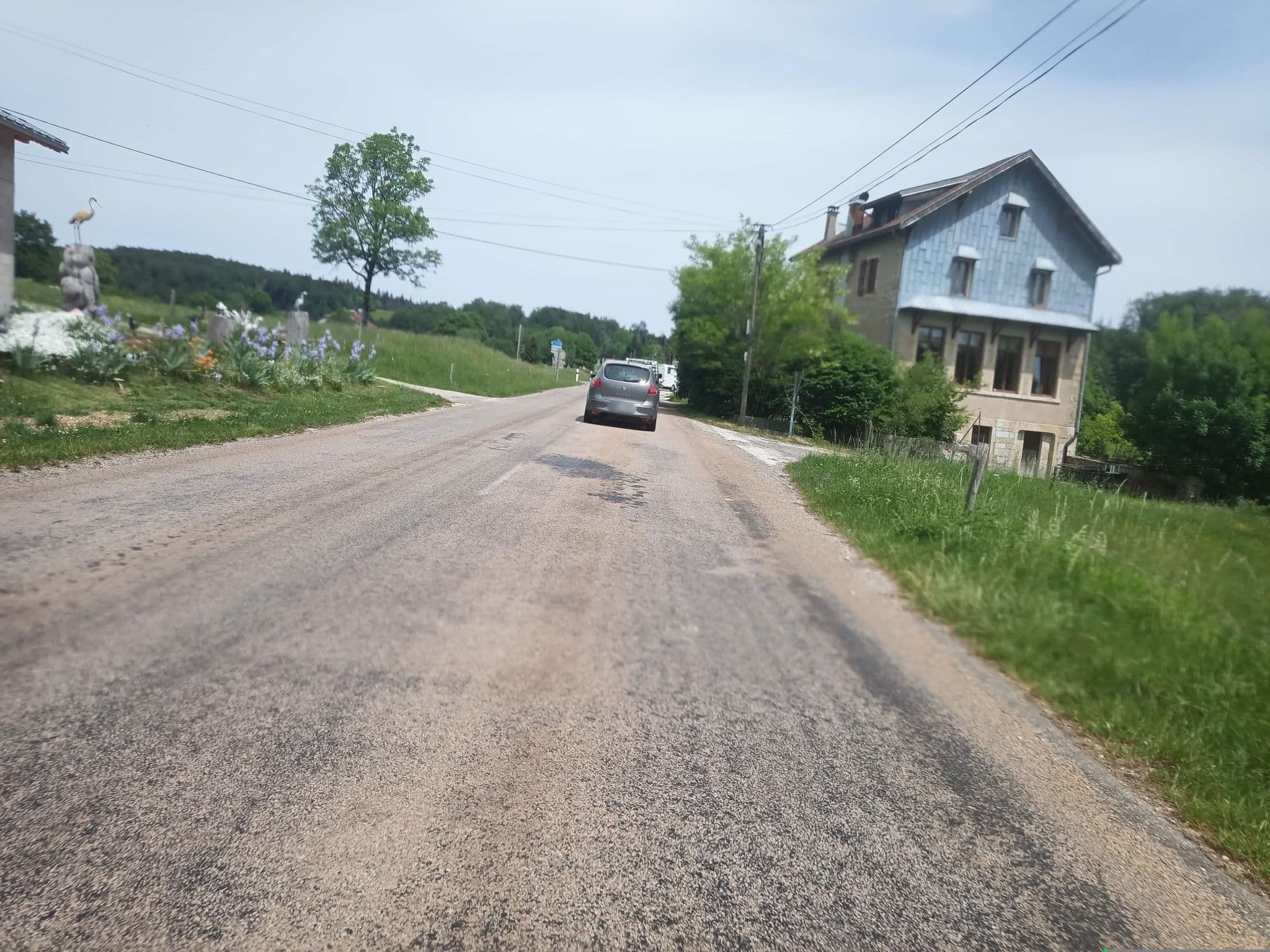 Street view near Les Pres Volants, Arbent — © connermacleod69 (CC BY-SA · Mapillary)