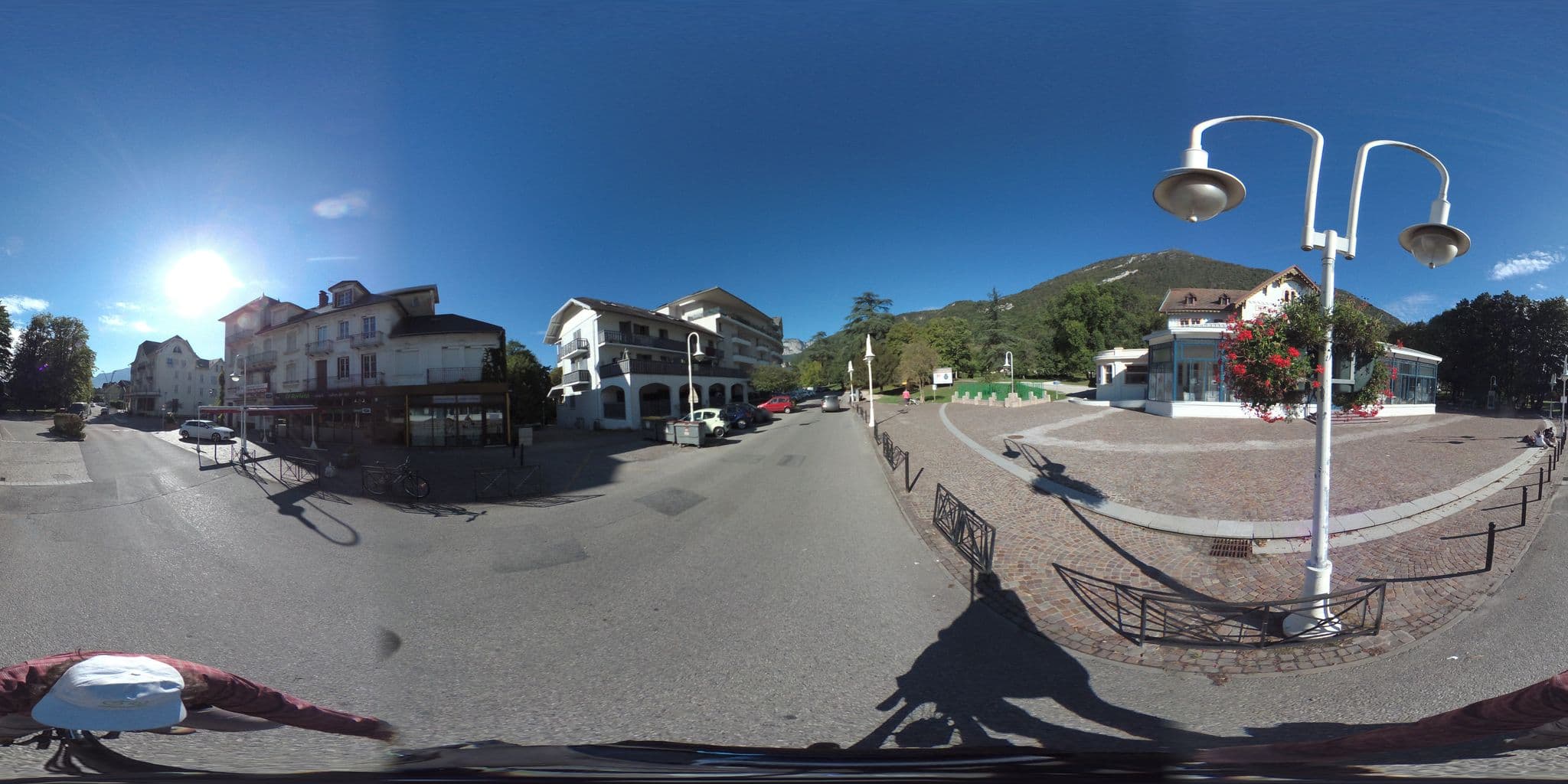 Street view near Hôtel Riviera et des Thermes, Challes-les-Eaux — © geovelo (CC BY-SA · Mapillary)