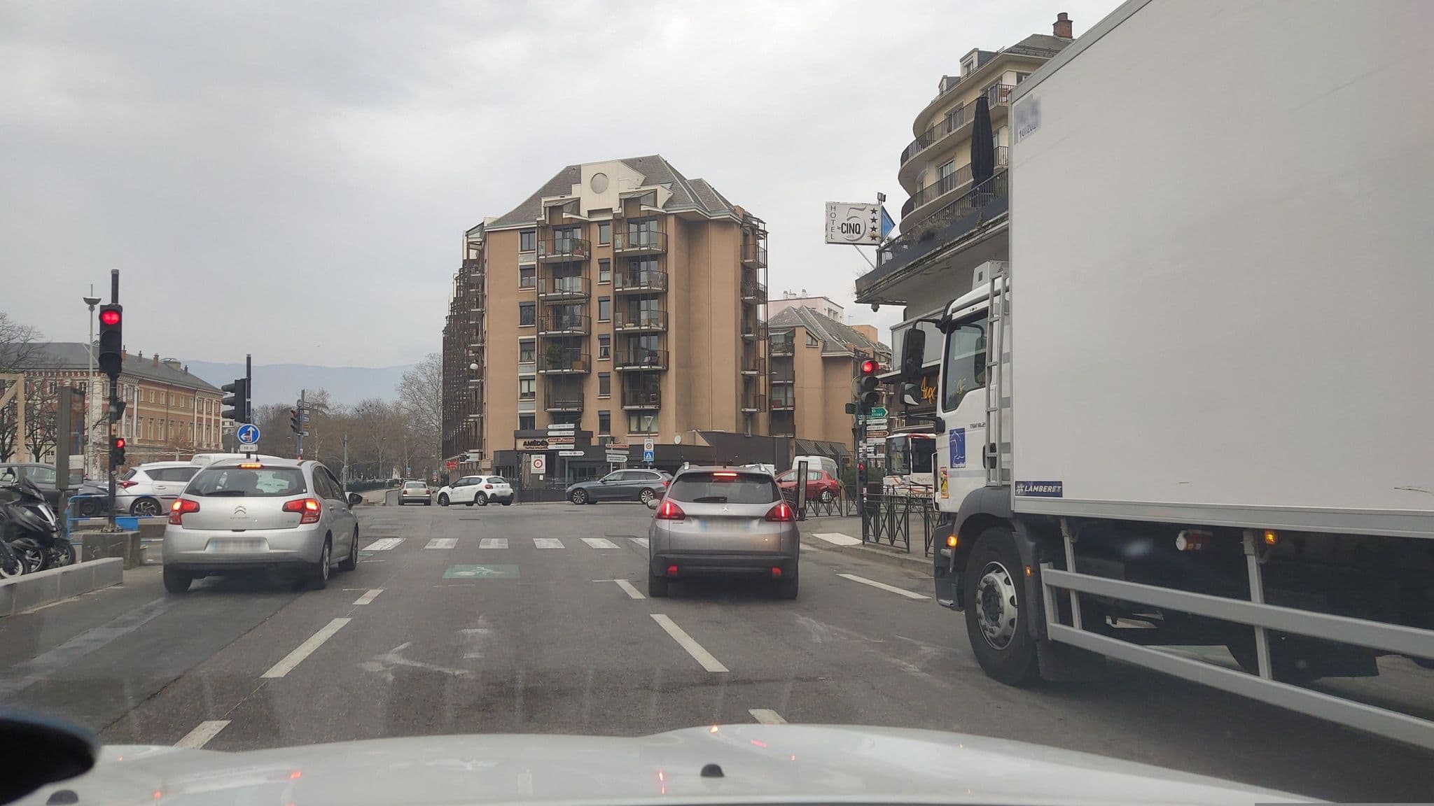 Street view near Hôtel Le France, Chambéry — © MatthieuF4FNE (CC BY-SA · Mapillary)