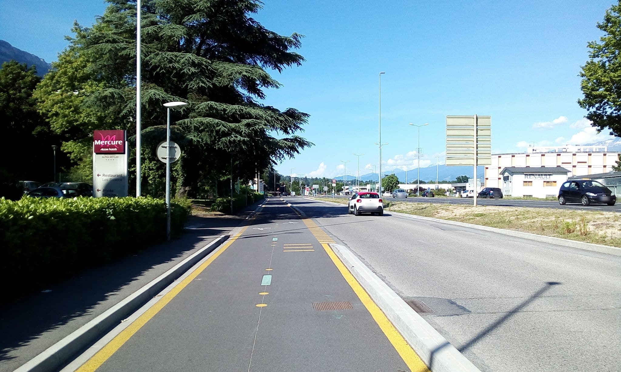 Street view near Alpes Hôtel, La Tronche — © eric_s (CC BY-SA · Mapillary)