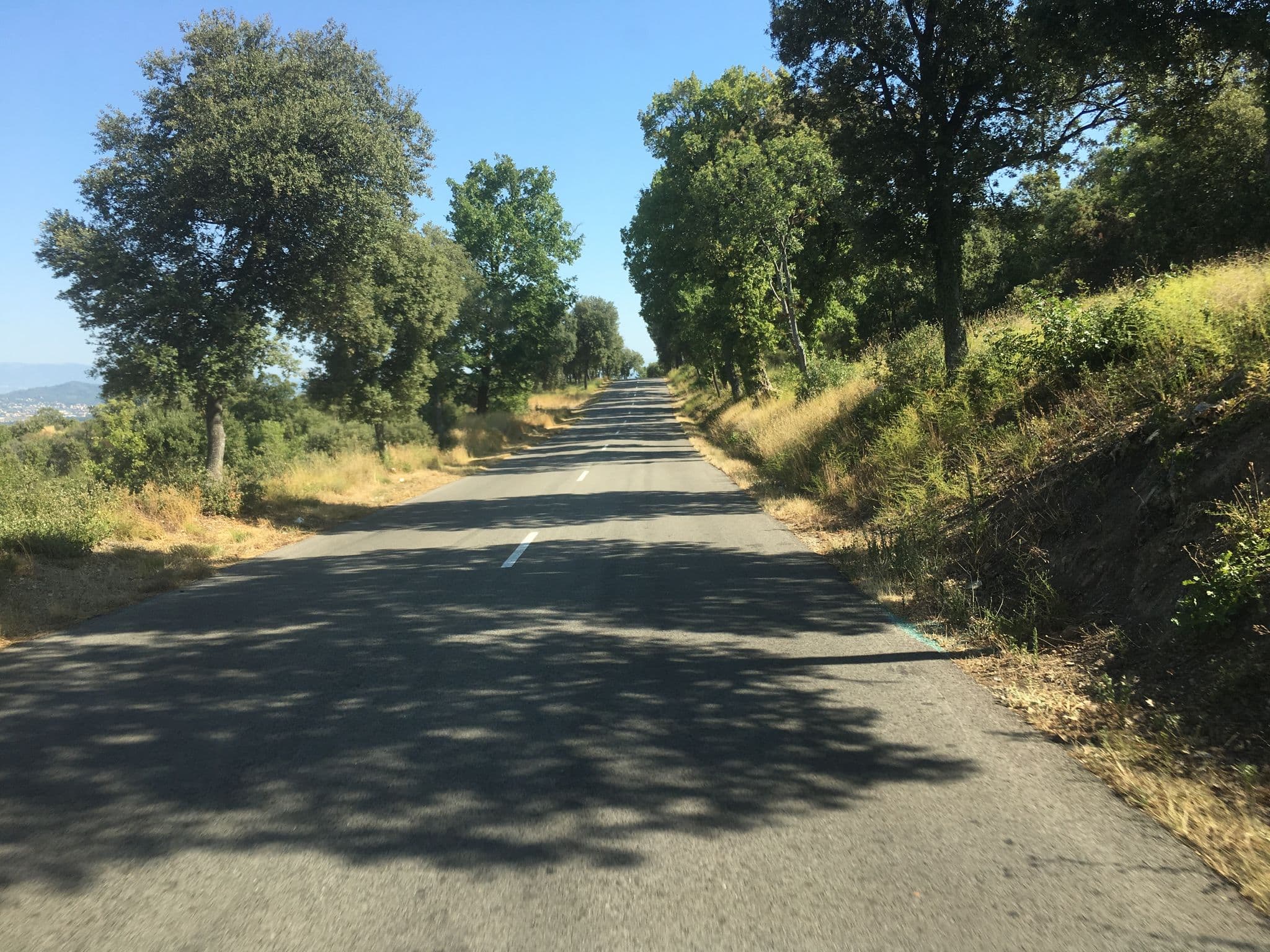 Street view near Les Lavandes de la Fuste, Volx — © raymond (CC BY-SA · Mapillary)