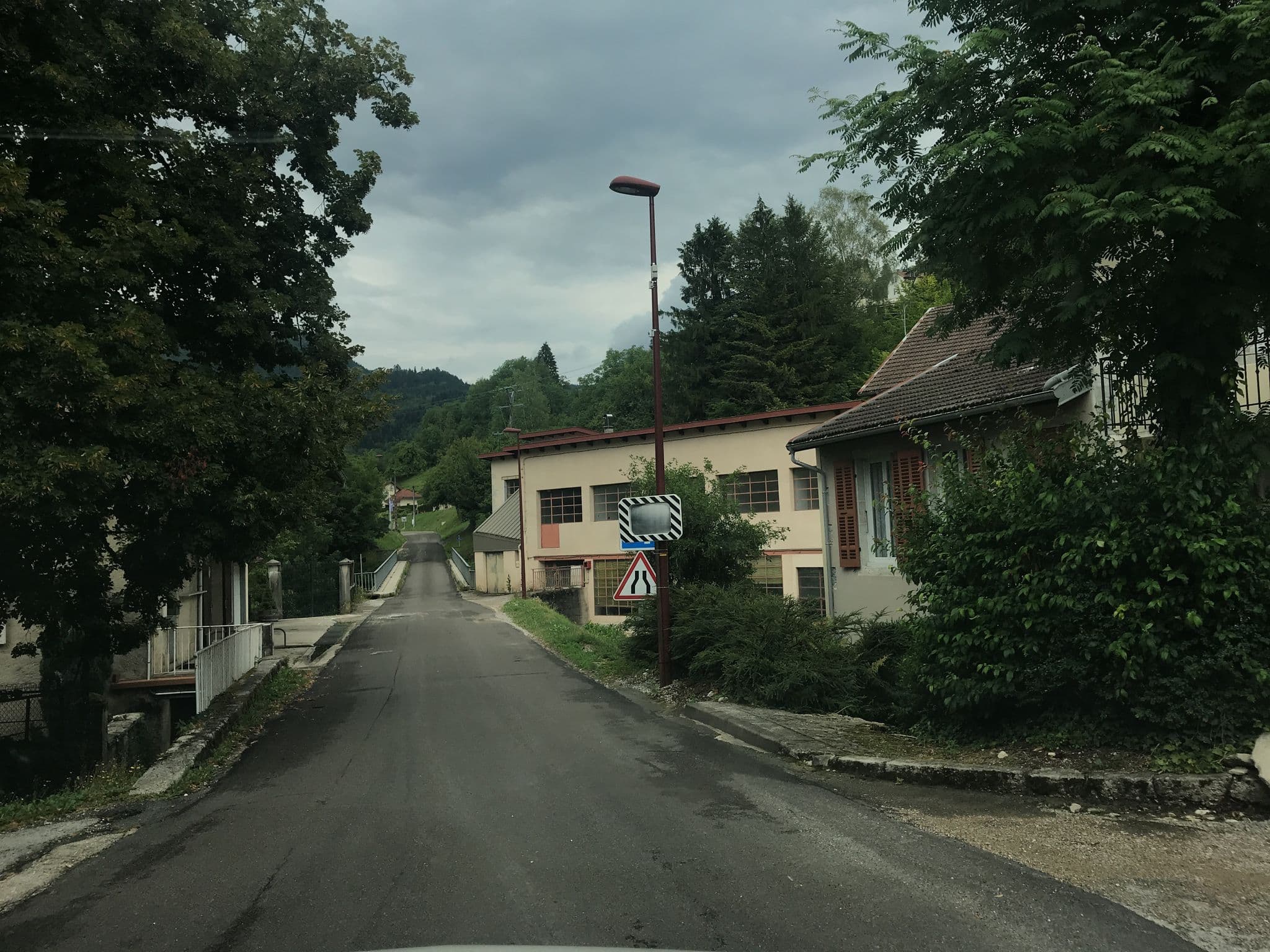 Street view near Soce, Saint-Claude — © thepriben (CC BY-SA · Mapillary)