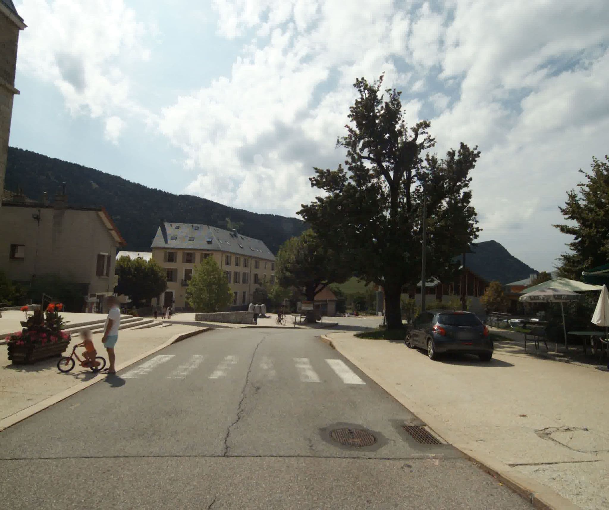 Street view near La Souris Verte, Le Sappey-en-Chartreuse — © sogefi (CC BY-SA · Mapillary)