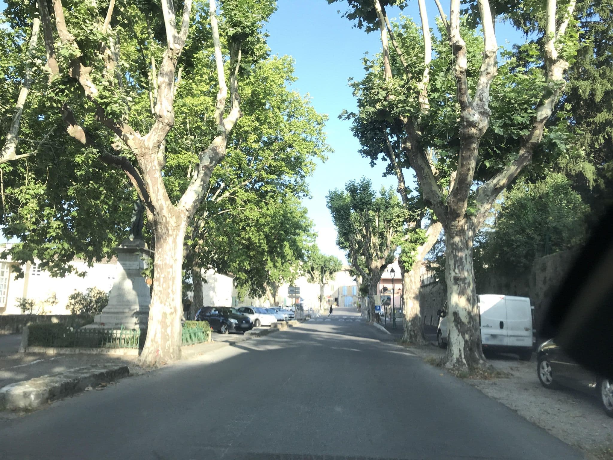 Street view near Grange Voutée avec jardin, Mane — © pa413 (CC BY-SA · Mapillary)