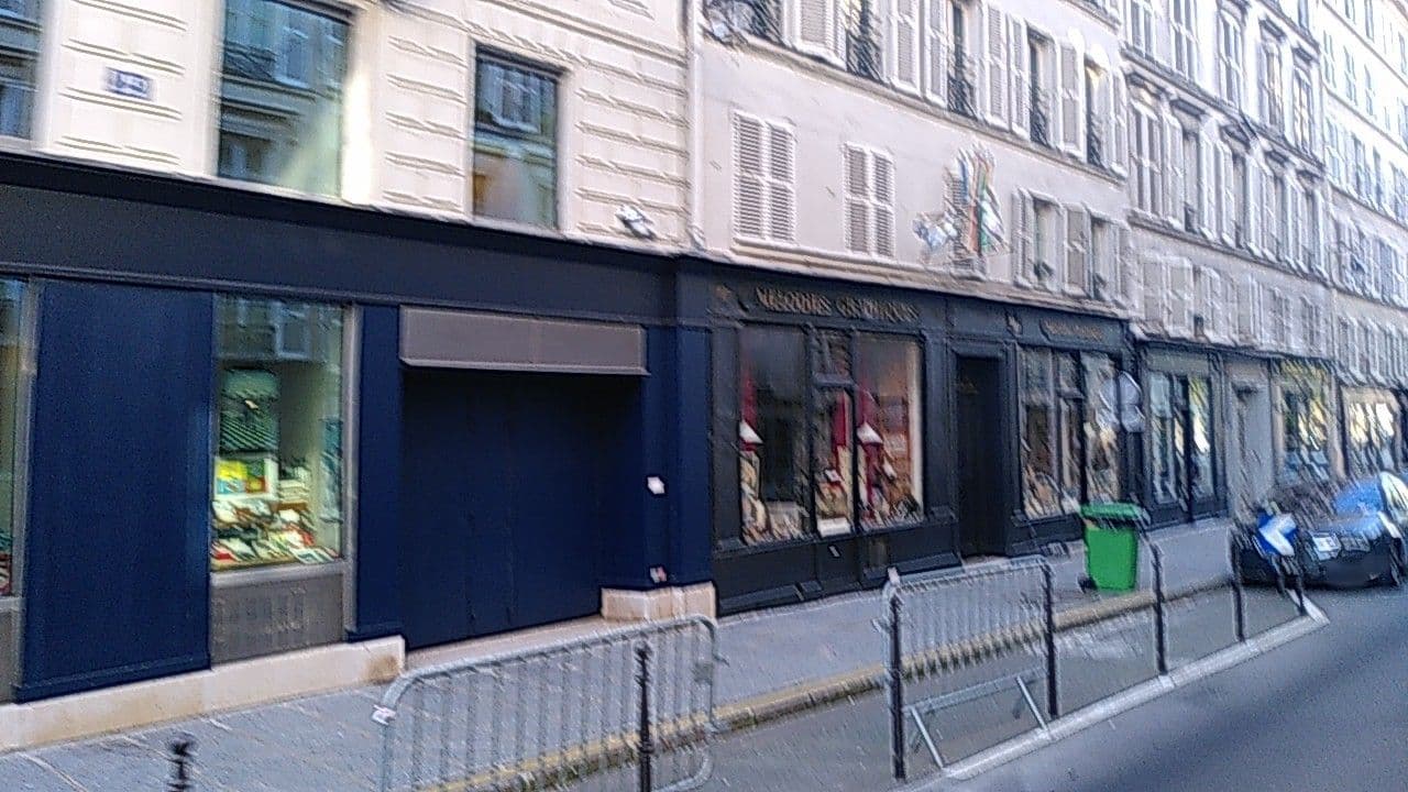 Street view near Auberge Maubuisson, Paris — © britze (CC BY-SA · Mapillary)