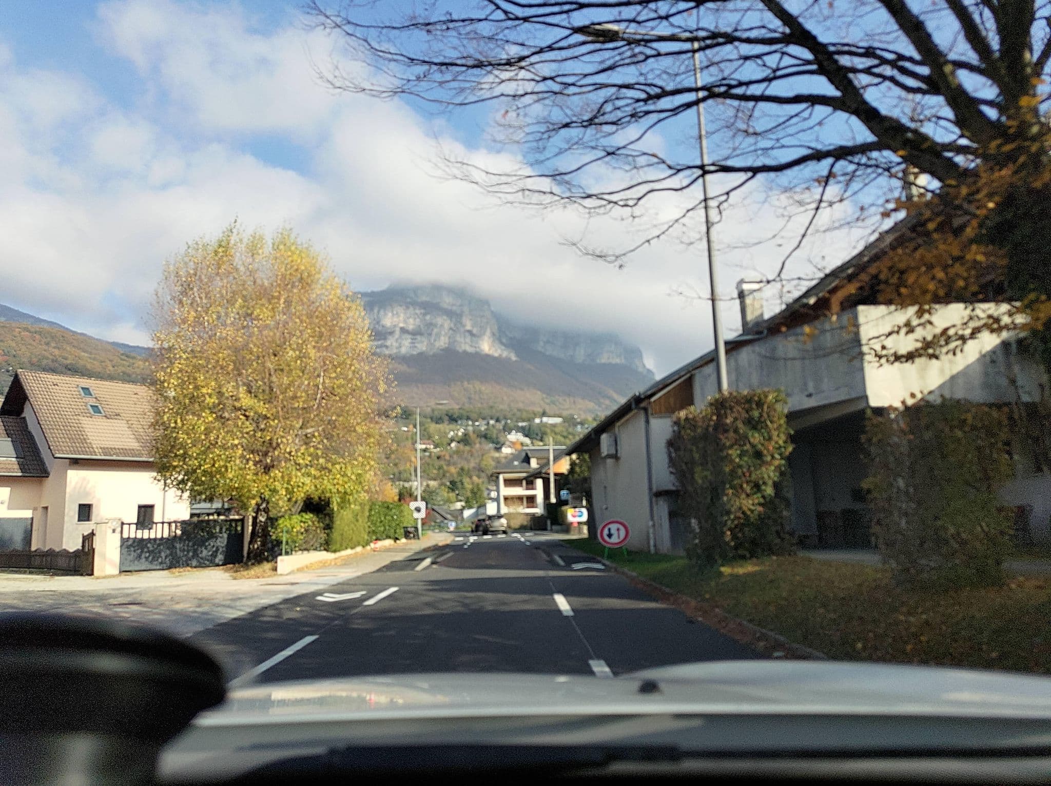 Street view near L'or du Temps, Saint-Alban-Leysse — © MatthieuF4FNE (CC BY-SA · Mapillary)