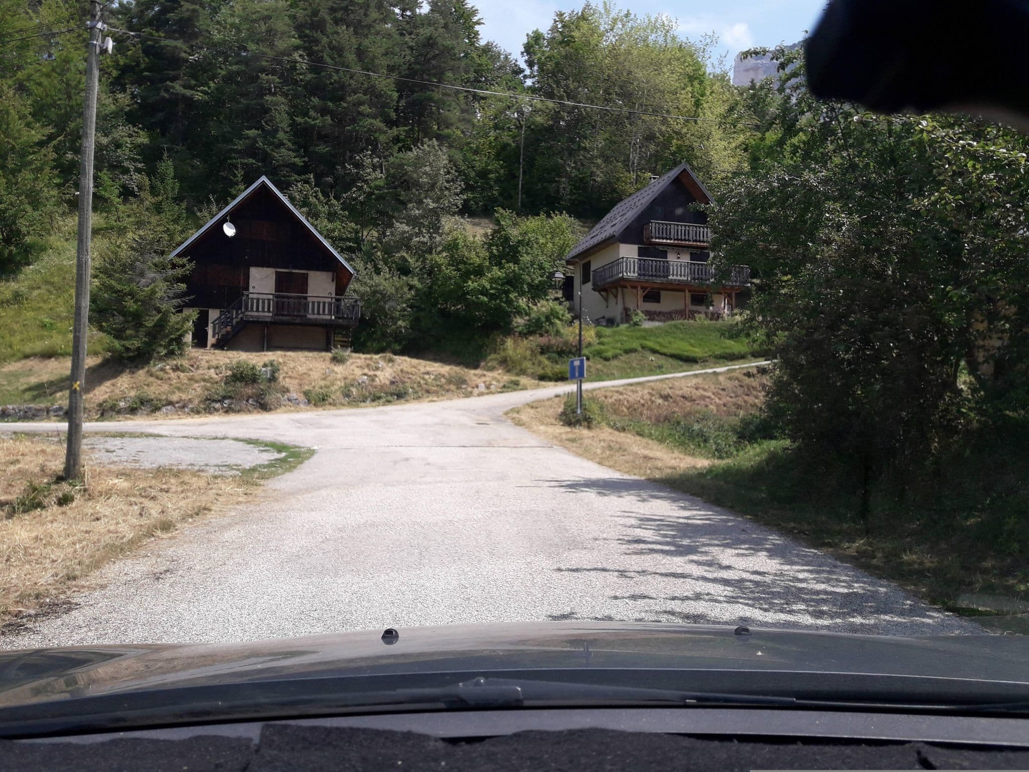 Street view near Le Chalet de la Hulotte, Barraux — © eric_s (CC BY-SA · Mapillary)