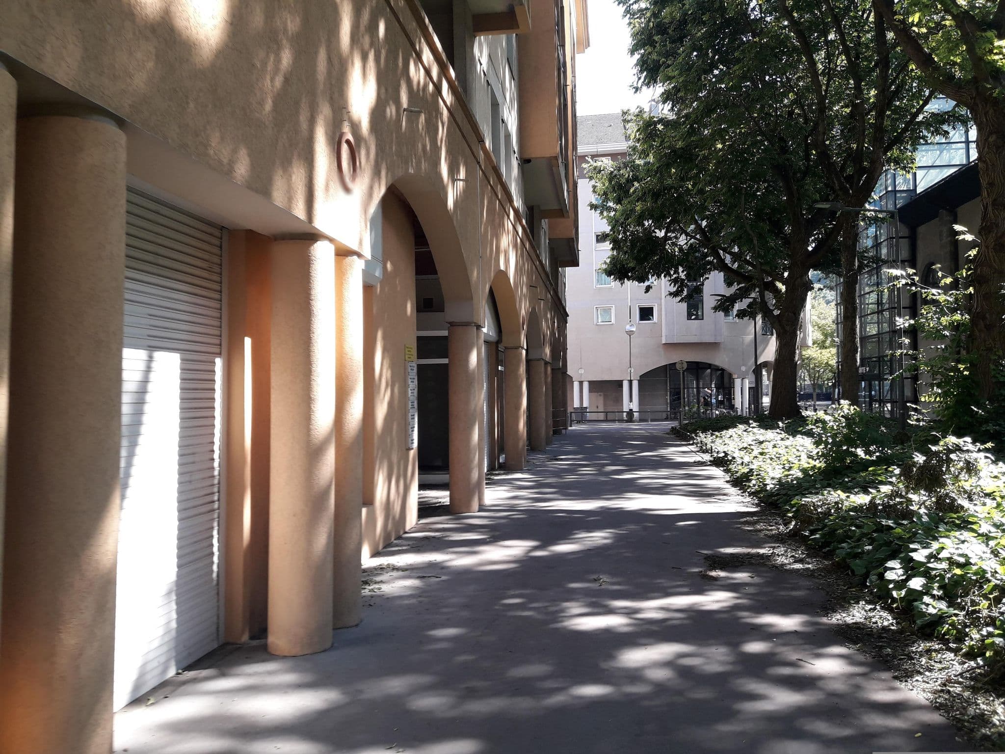 Street view near Résidence Hôtel Curial, Chambéry — © eric_s (CC BY-SA · Mapillary)
