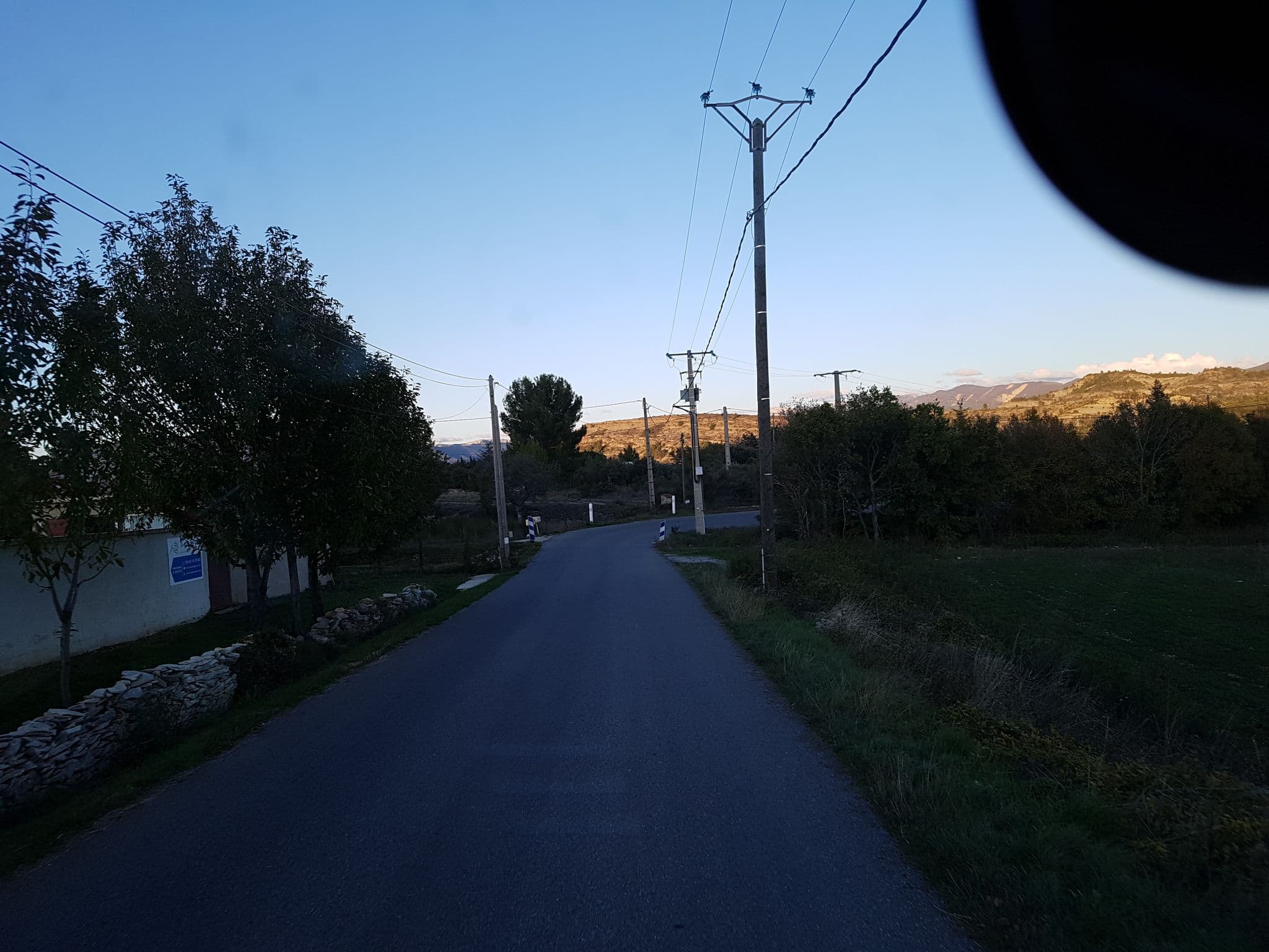 Street view near La Borie, Peipin — © bernardvoyageur (CC BY-SA · Mapillary)