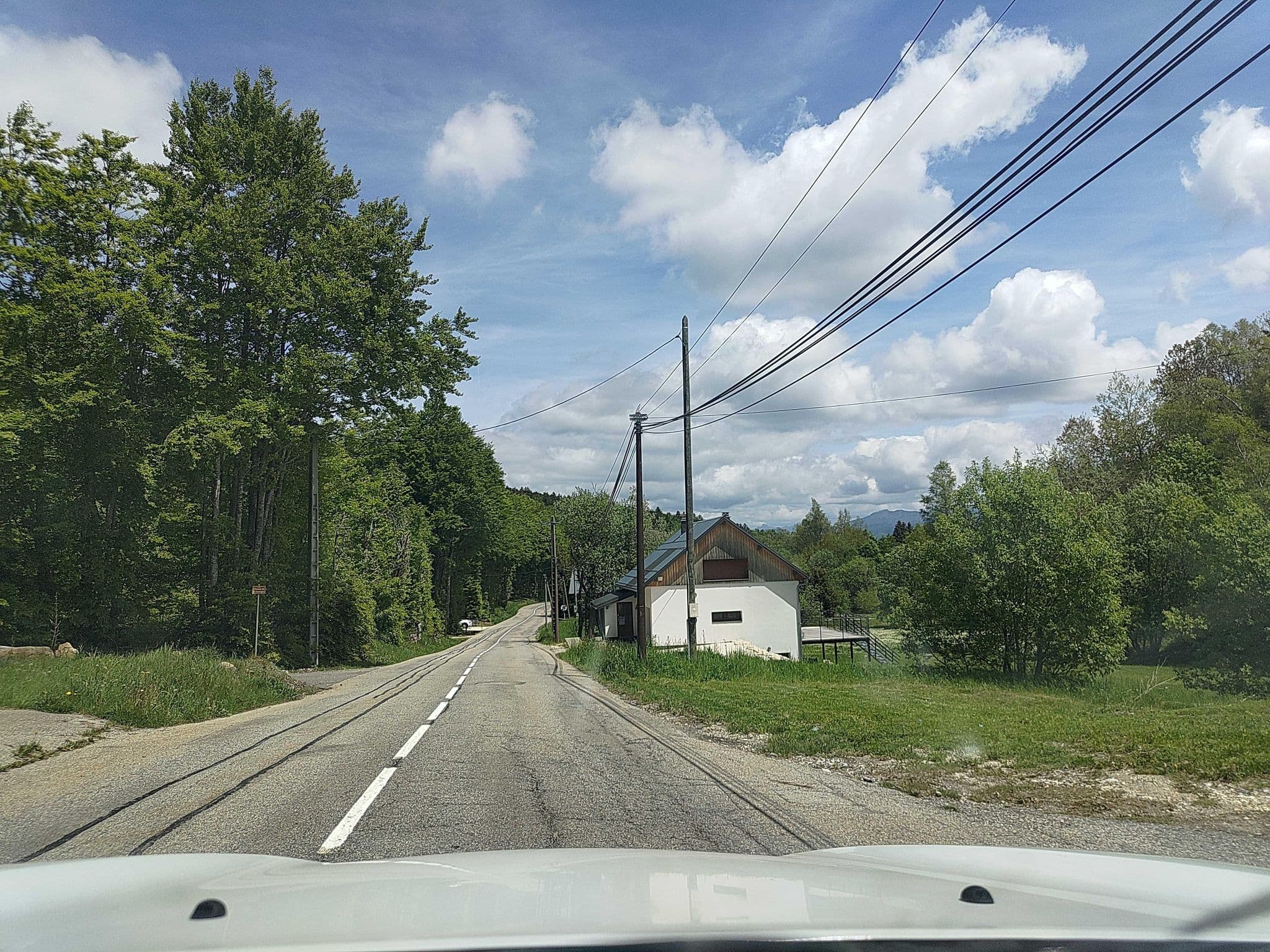 Street view near Gite les Chamois, Méry — © MatthieuF4FNE (CC BY-SA · Mapillary)