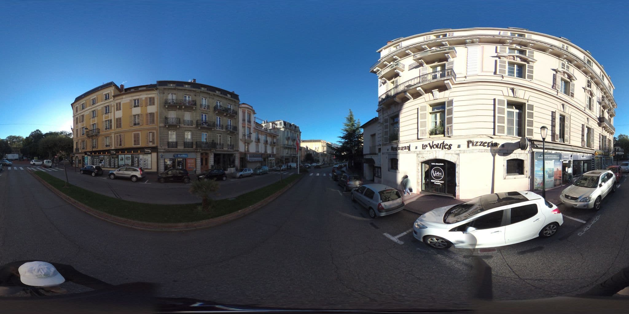 Street view near Suite Grand Hôtel Palace Aix les Bains French Alps, Aix-les-Bains — © geovelo (CC BY-SA · Mapillary)