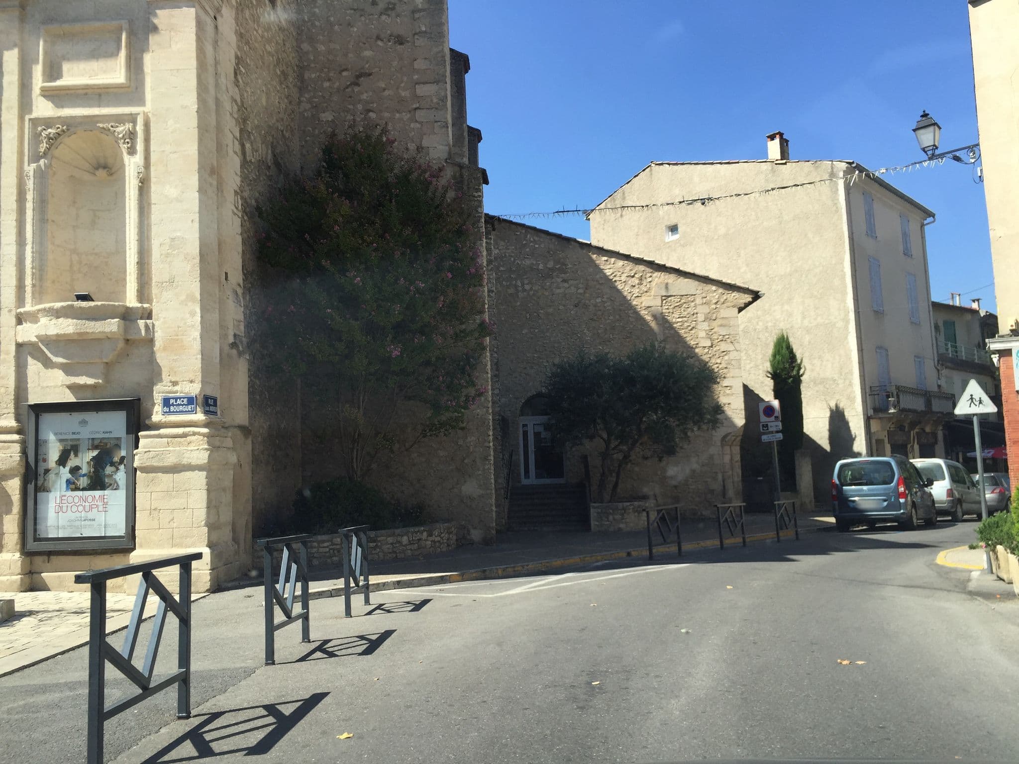 Street view near Les Roche, Forcalquier — © zimmy (CC BY-SA · Mapillary)