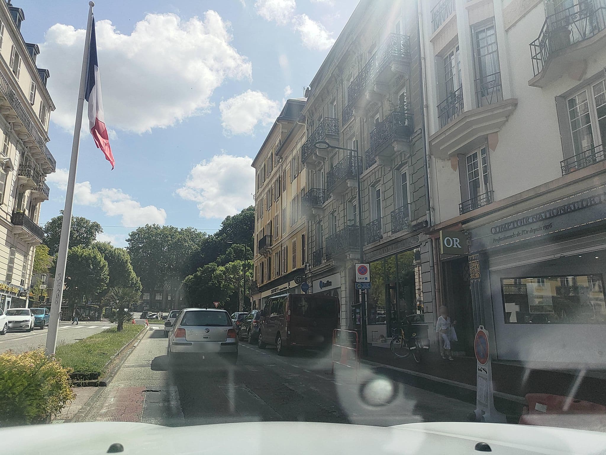 Street view near Park Hôtel Résidence les Loges du Park, Aix-les-Bains — © MatthieuF4FNE (CC BY-SA · Mapillary)