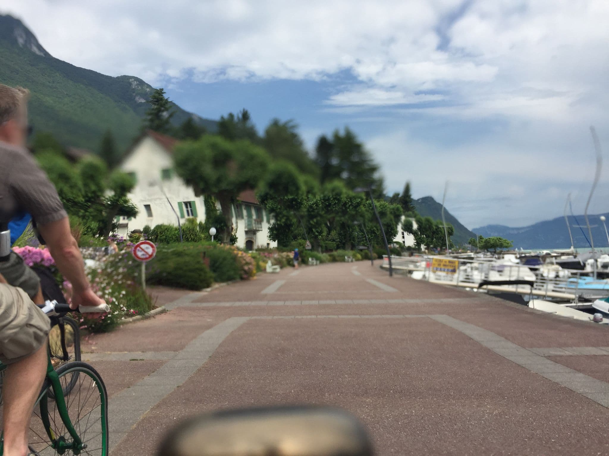 Street view near Résidence Saint Daniel, Le Bourget-du-Lac — © pgiraud (CC BY-SA · Mapillary)